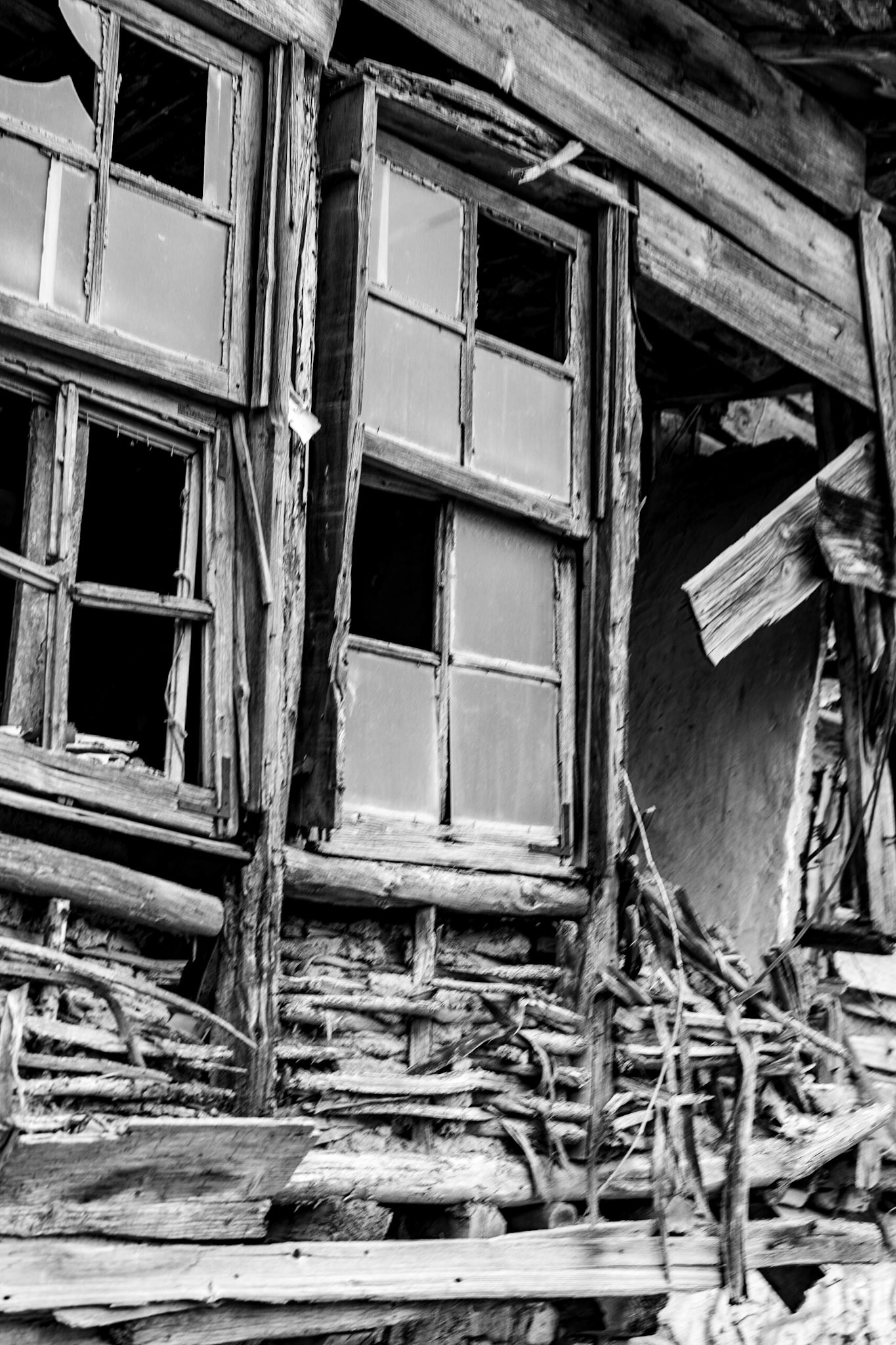 Öǧümce: ruined house