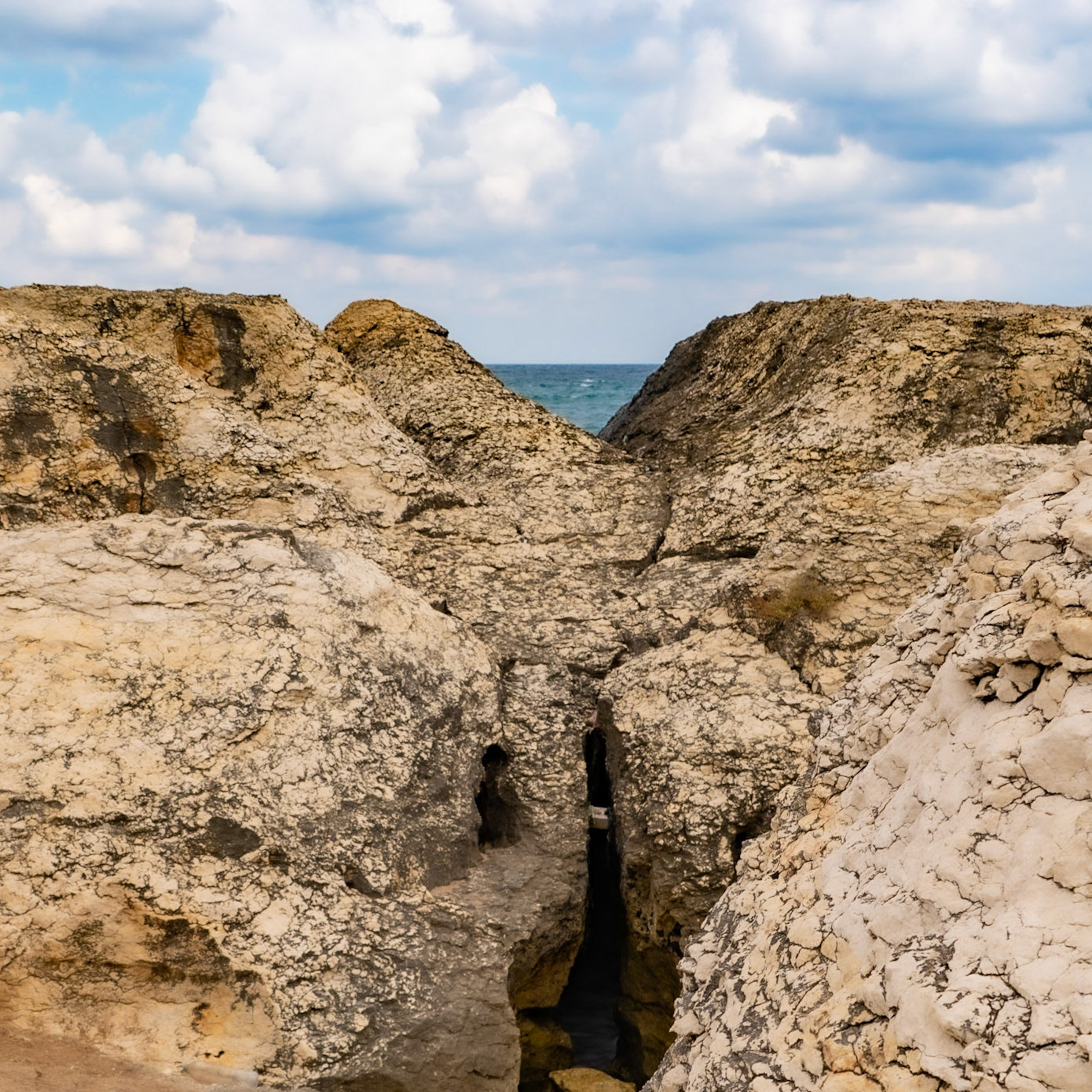 Sahilköy basalt columns: view