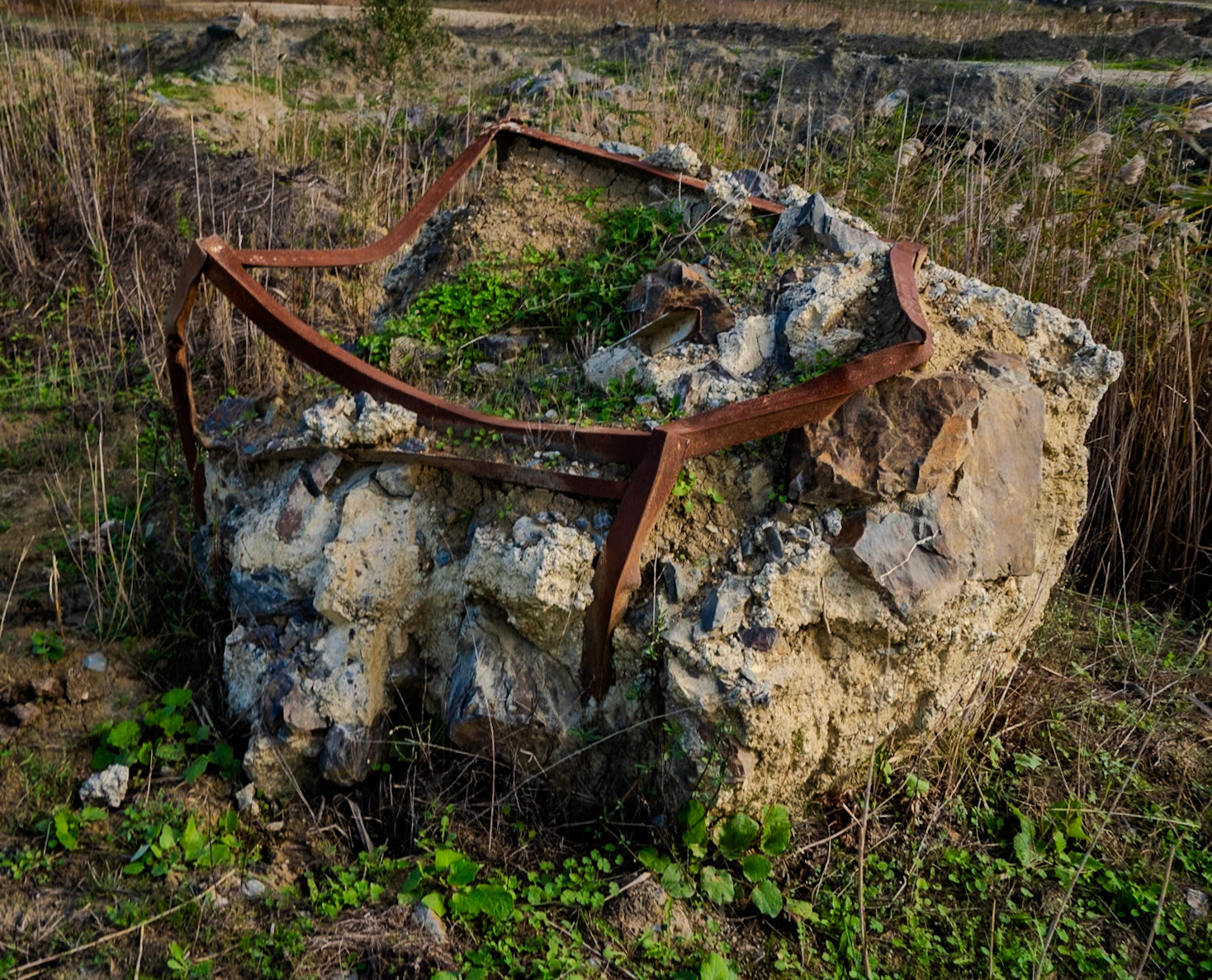 heading west from Akpınar: mining leftover