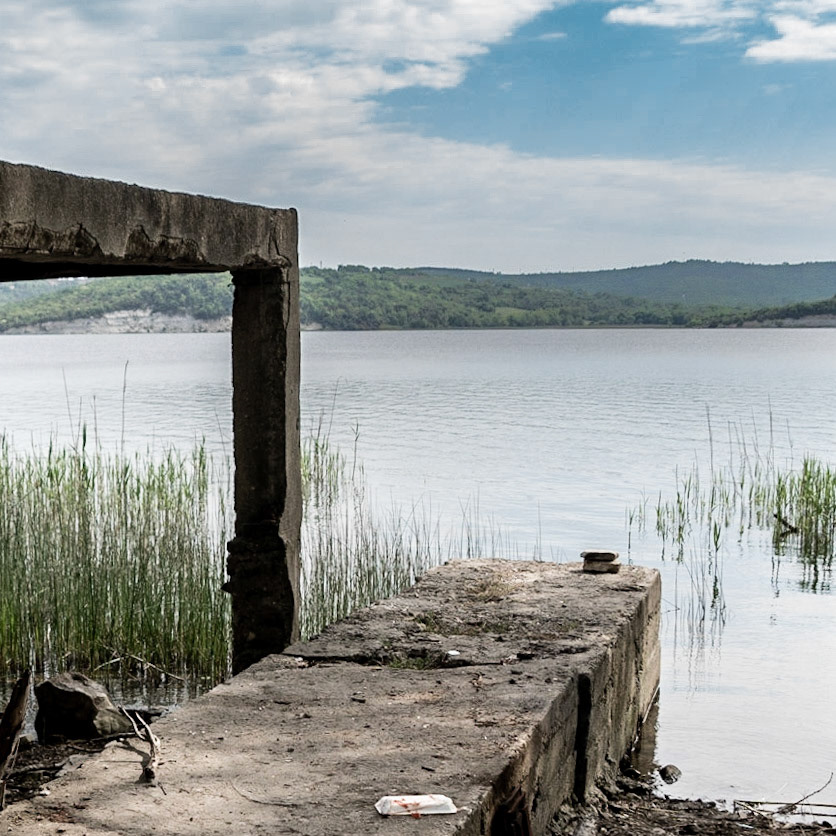 Trikos promontory: modern ruin and the reservoir
