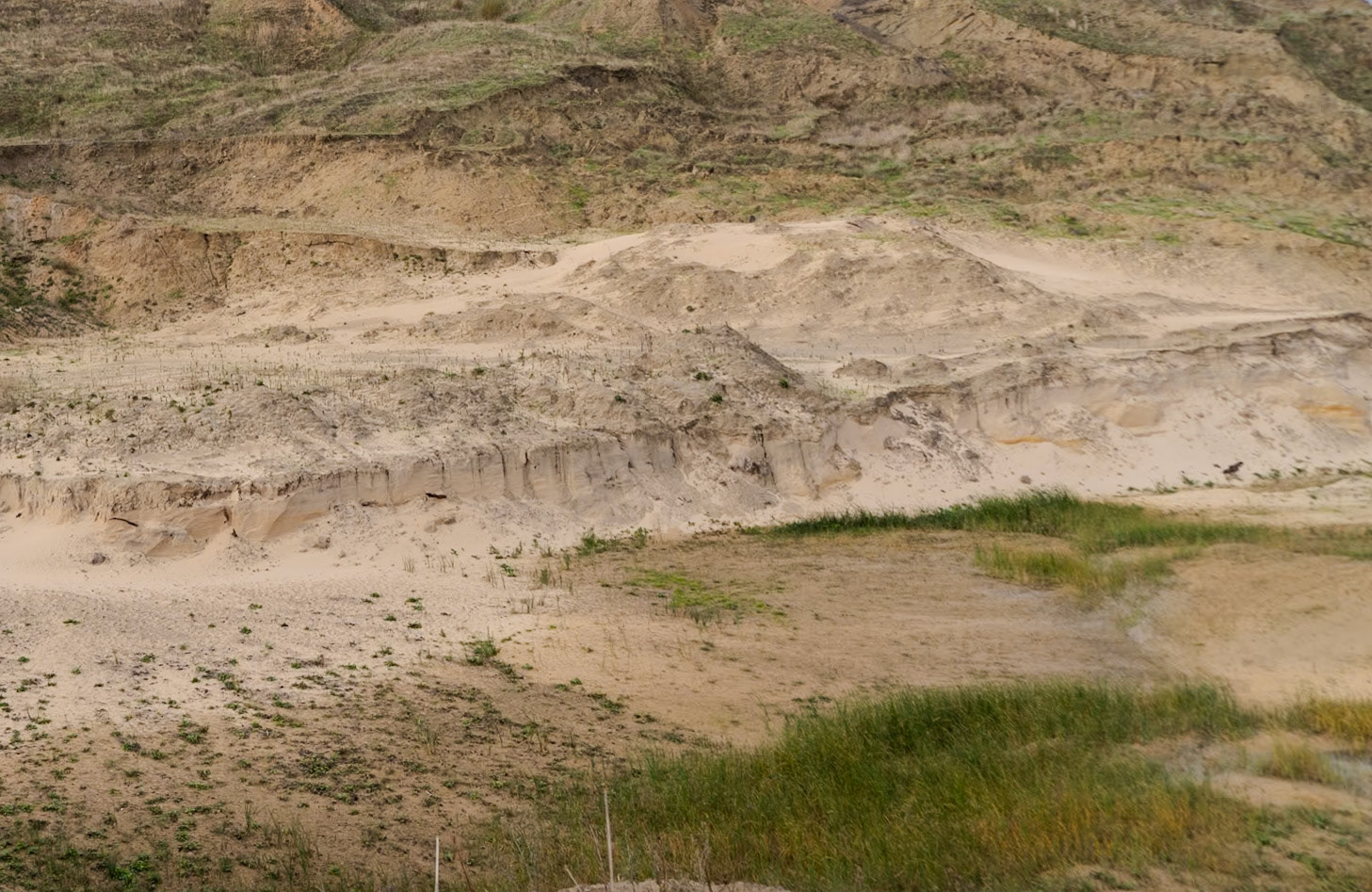 heading west from Akpınar: nearly barren former mining land