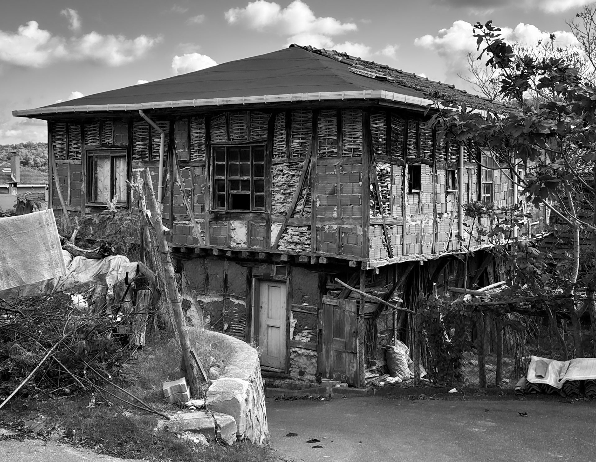 Doǧancılı village: older house in renovation