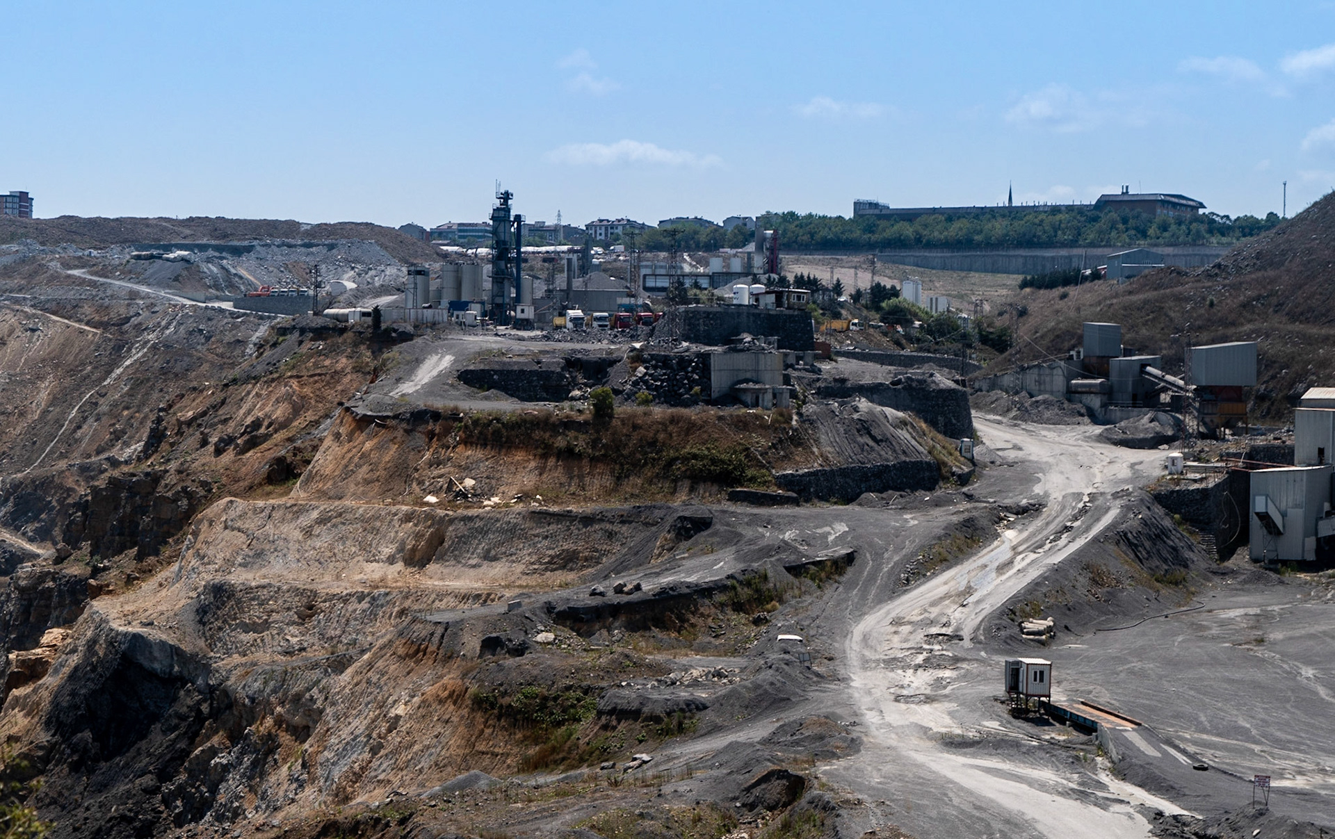 Cebeci: southern opencast mines - mine buildings