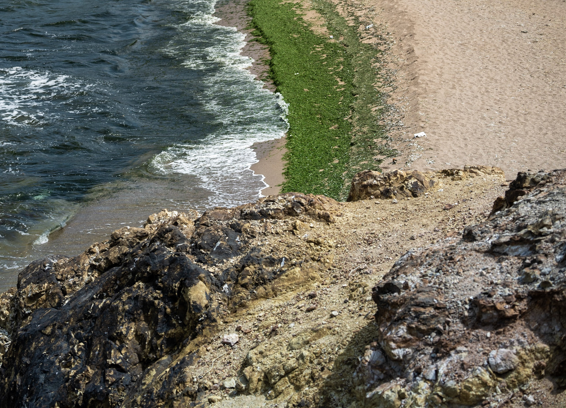 between Kurna fishing hamlet and the Kurna quarry: looking back from the top of a headland