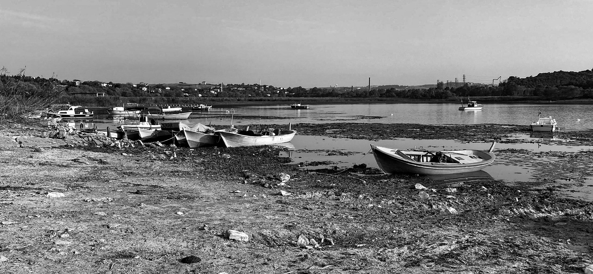 Trikos mudflats: boats with Terkos behind