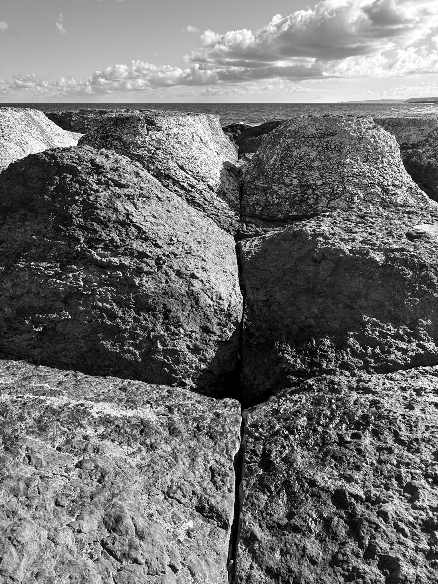 Sahilköy: basalt formation