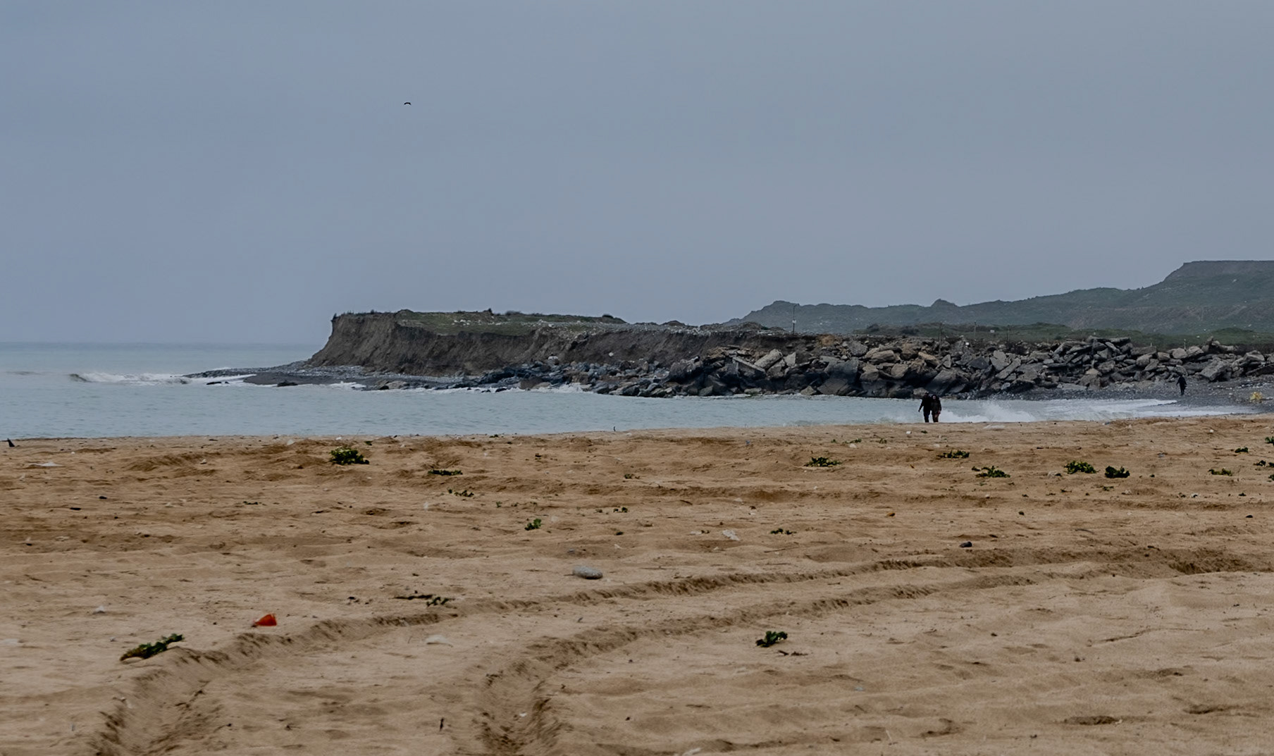 Yeniköy: bleak strand