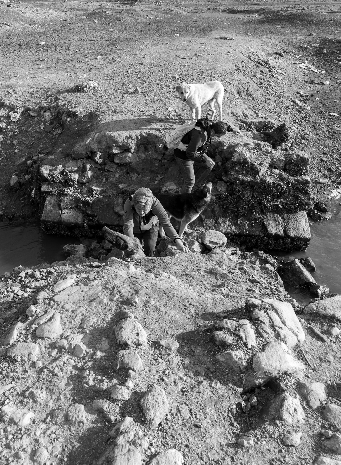 Şamlar: climbing the long-submerged Ottoman bridge in the almost-dry Sazlıdere reservoir bed south of the village