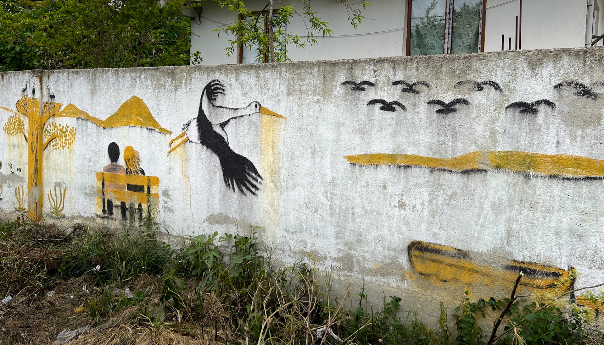 Sazlıbosna: stork painting on a wall
