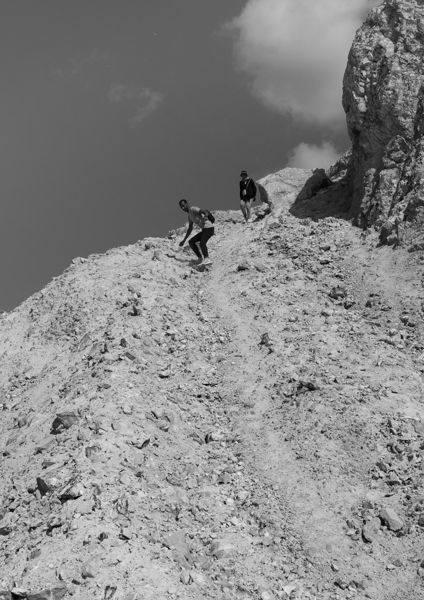 Kurna abandoned quarry: descending northwest