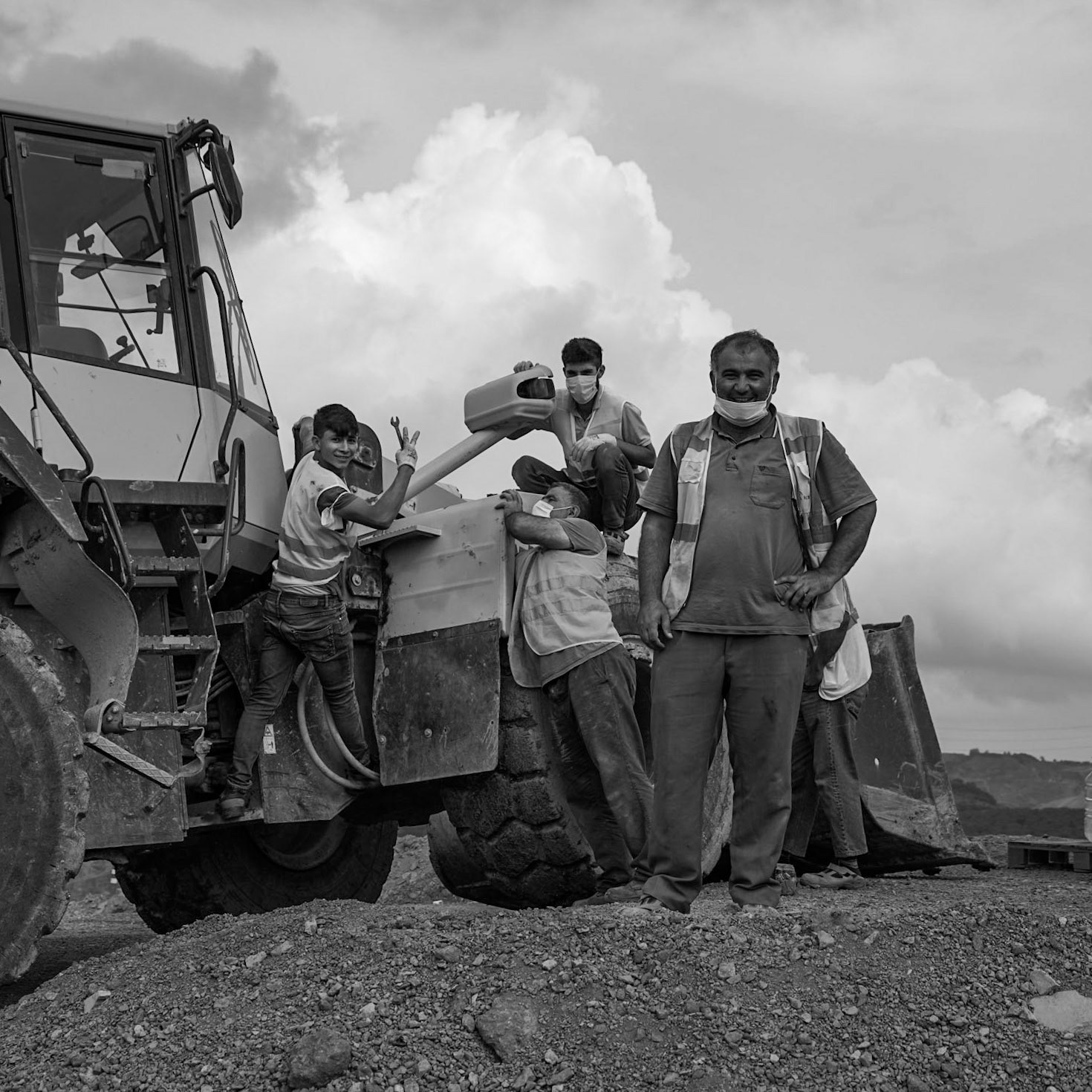 between Sultangazi and Cebeci: happy construction workers