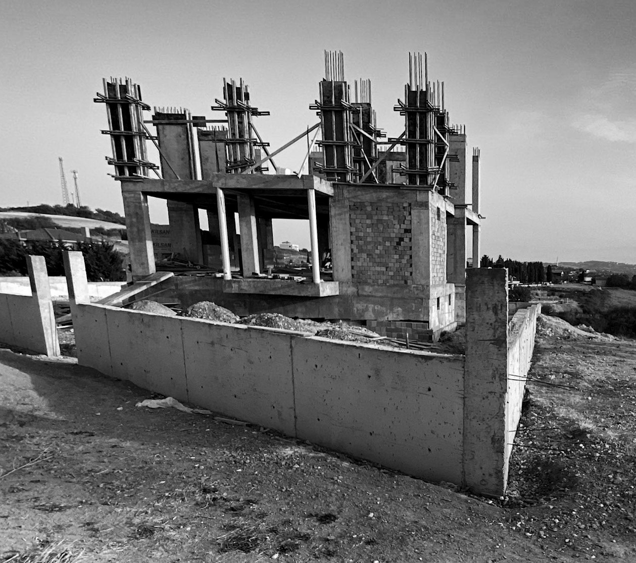 Trikos promontory: house under construction