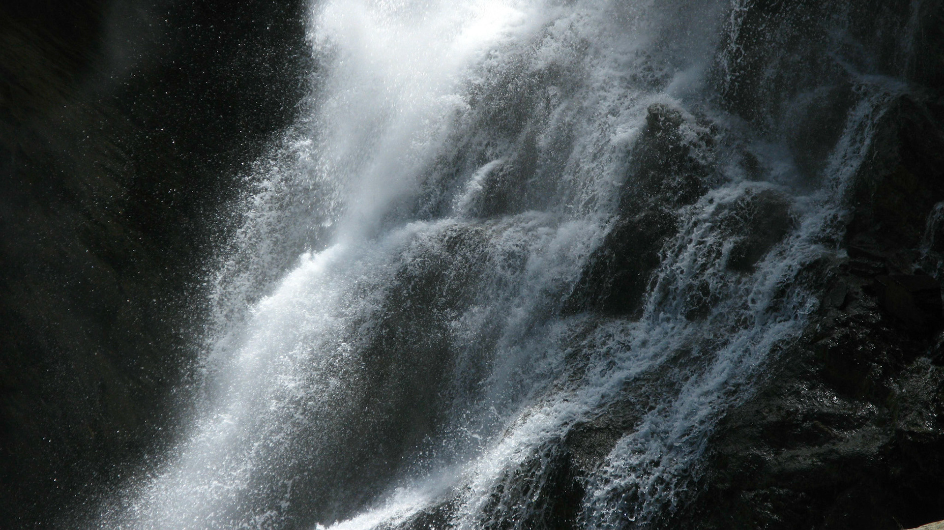 Arben Waterfall (just North of the Matterhorn)
