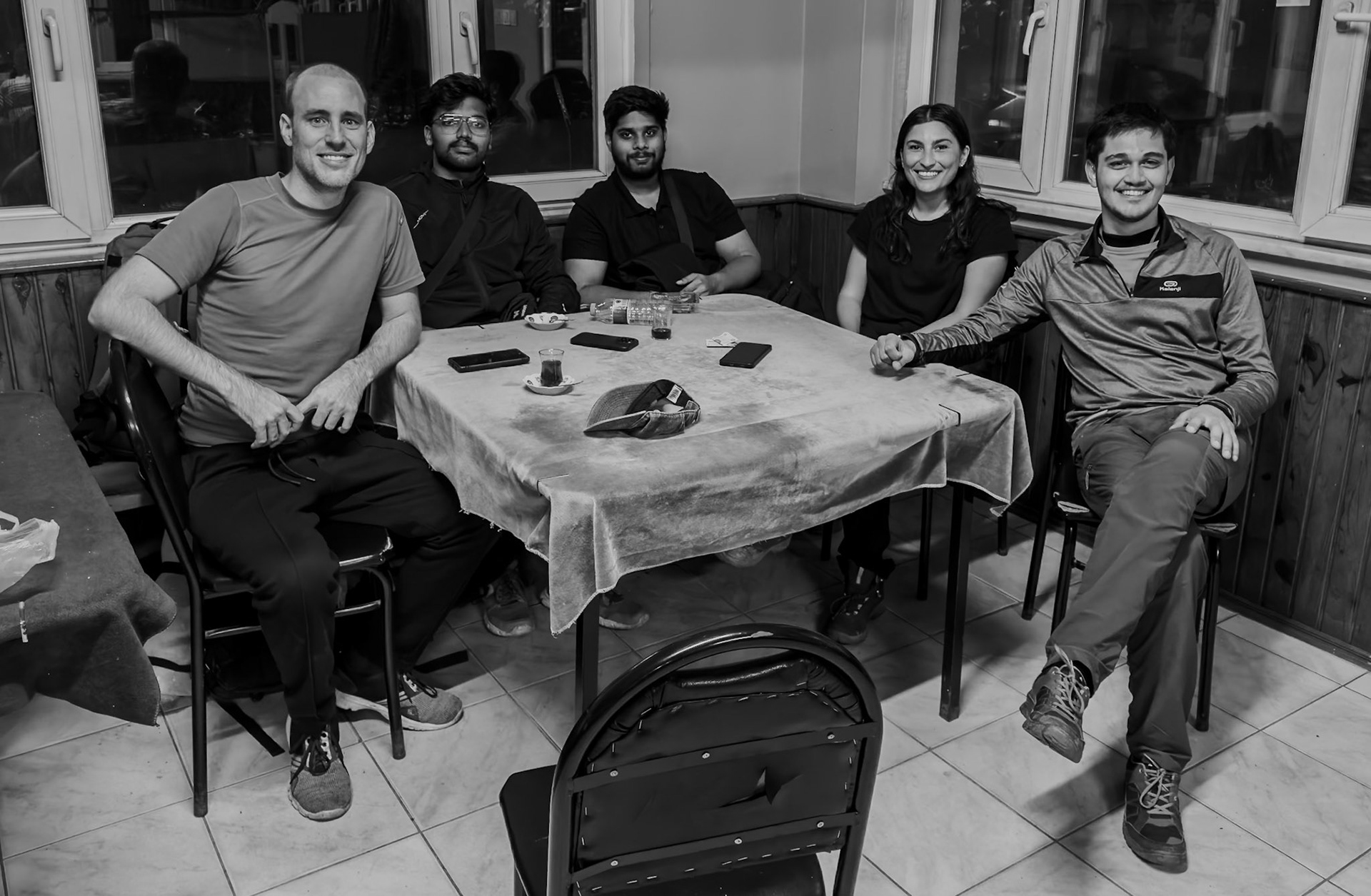 Alacalı village teahouse: today's hikers relax