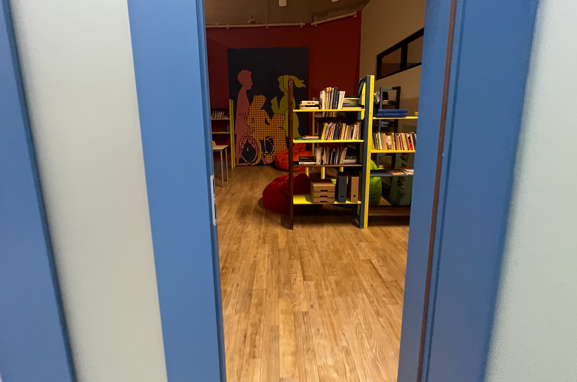 new school - reading & chill out room