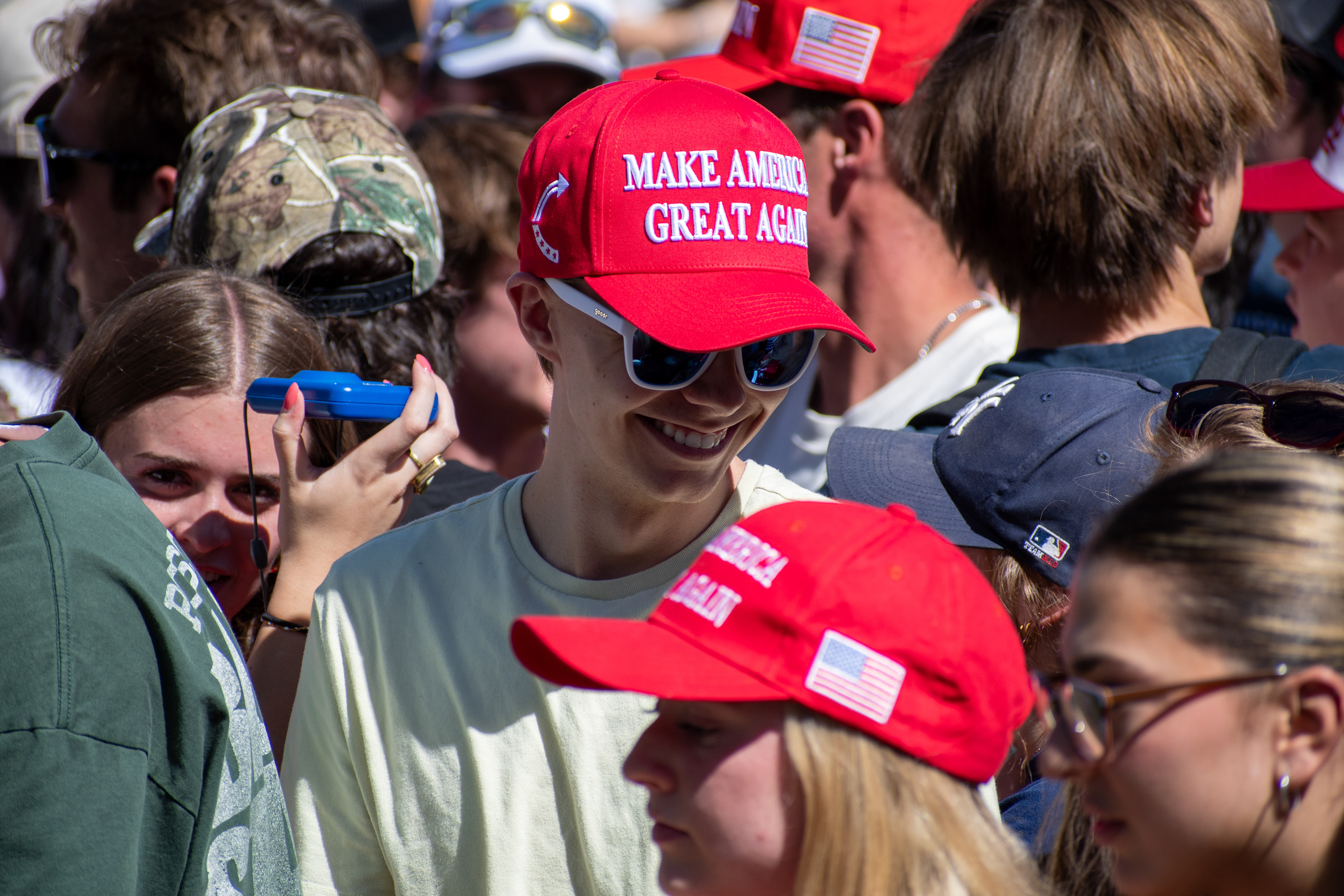 OREM, UTAH – SEPTEMBER 10, 2025: Attendees gather in close formation at Utah Valley University for the opening stop of the American Comeback Tour. The image captures a moment of shared anticipation and civic presence, reflecting the energy, emotion, and communal engagement that defined the event’s intended spirit. © Charles-McClintock Wilson / ZUMA Press 