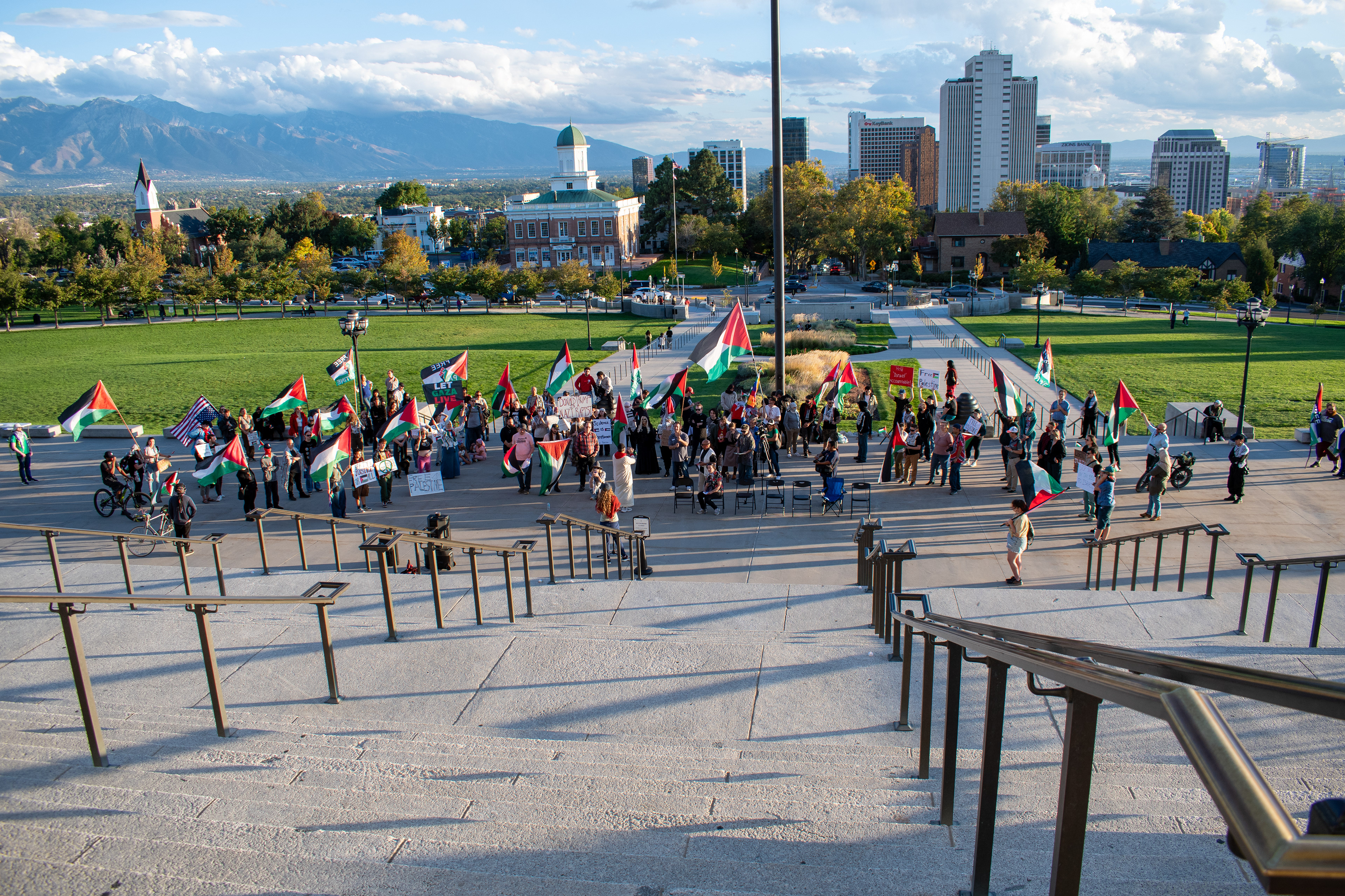 October 10, 2025, Salt Lake City, Utah, USA: Pro-Palestine demonstrators gather in front of the Utah State Capitol during the Free Palestine Rally. Participants hold flags and signs as part of the public demonstration. (Credit Image: © Charles-McClintock Wilson/ZUMA Press Wire)