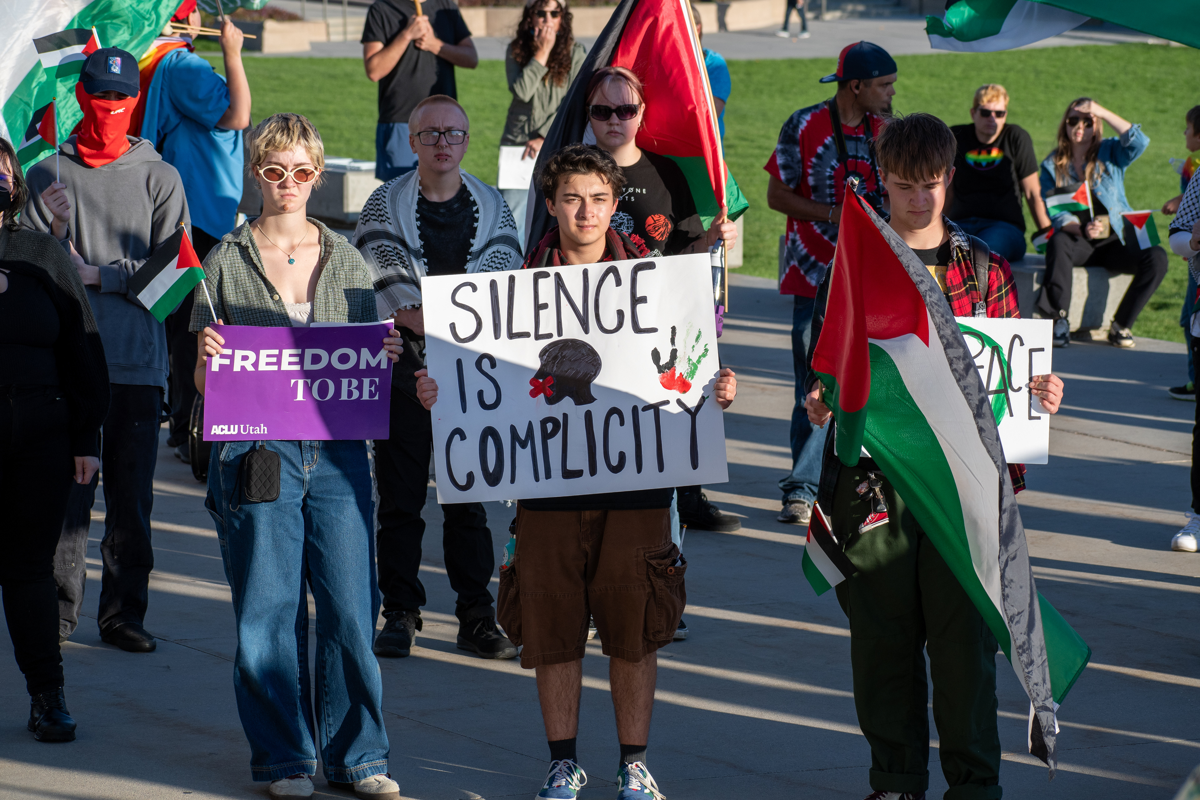 October 10, 2025, Salt Lake City, Utah, USA: Pro-Palestine demonstrators gather in front of the Utah State Capitol during the Free Palestine Rally. Participants hold flags and signs as part of the public demonstration. (Credit Image: © Charles-McClintock Wilson/ZUMA Press Wire)