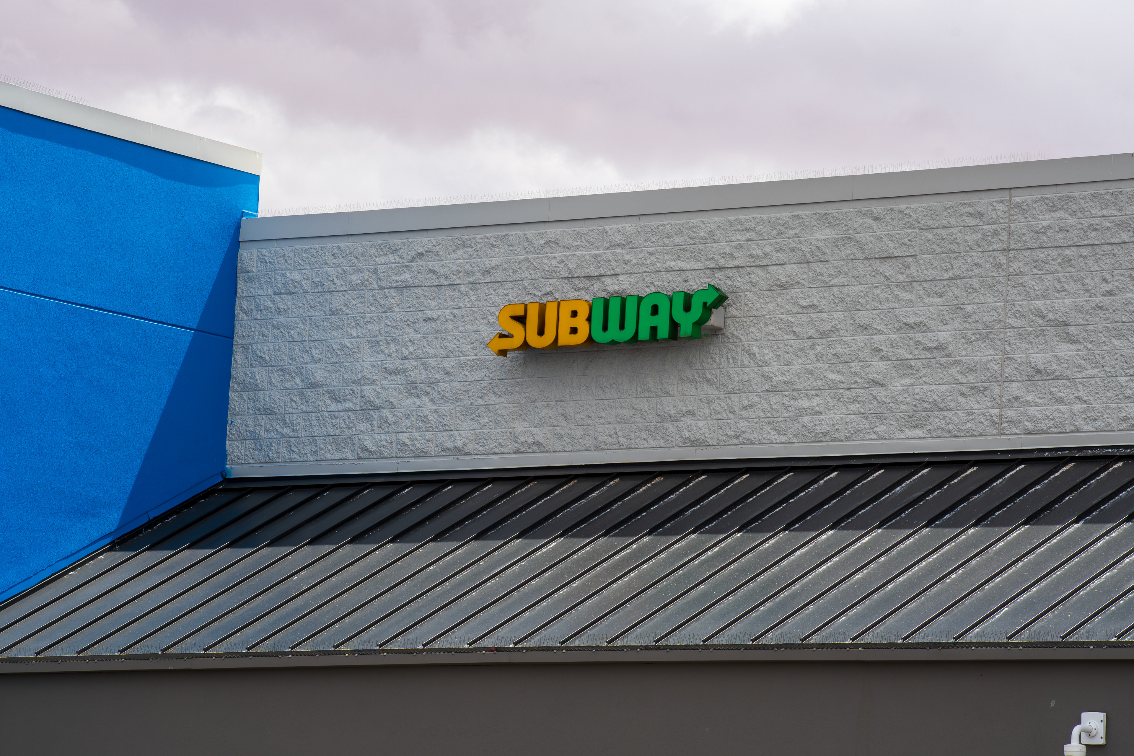 ST. GEORGE, UT, USA - MAY 4, 2025: A Subway restaurant in St. George, Utah. Subway is a US fast food franchise founded in 1965 in Bridgeport, Connecticut by 17-year-old Fred DeLuca and Dr. Peter Buck.
