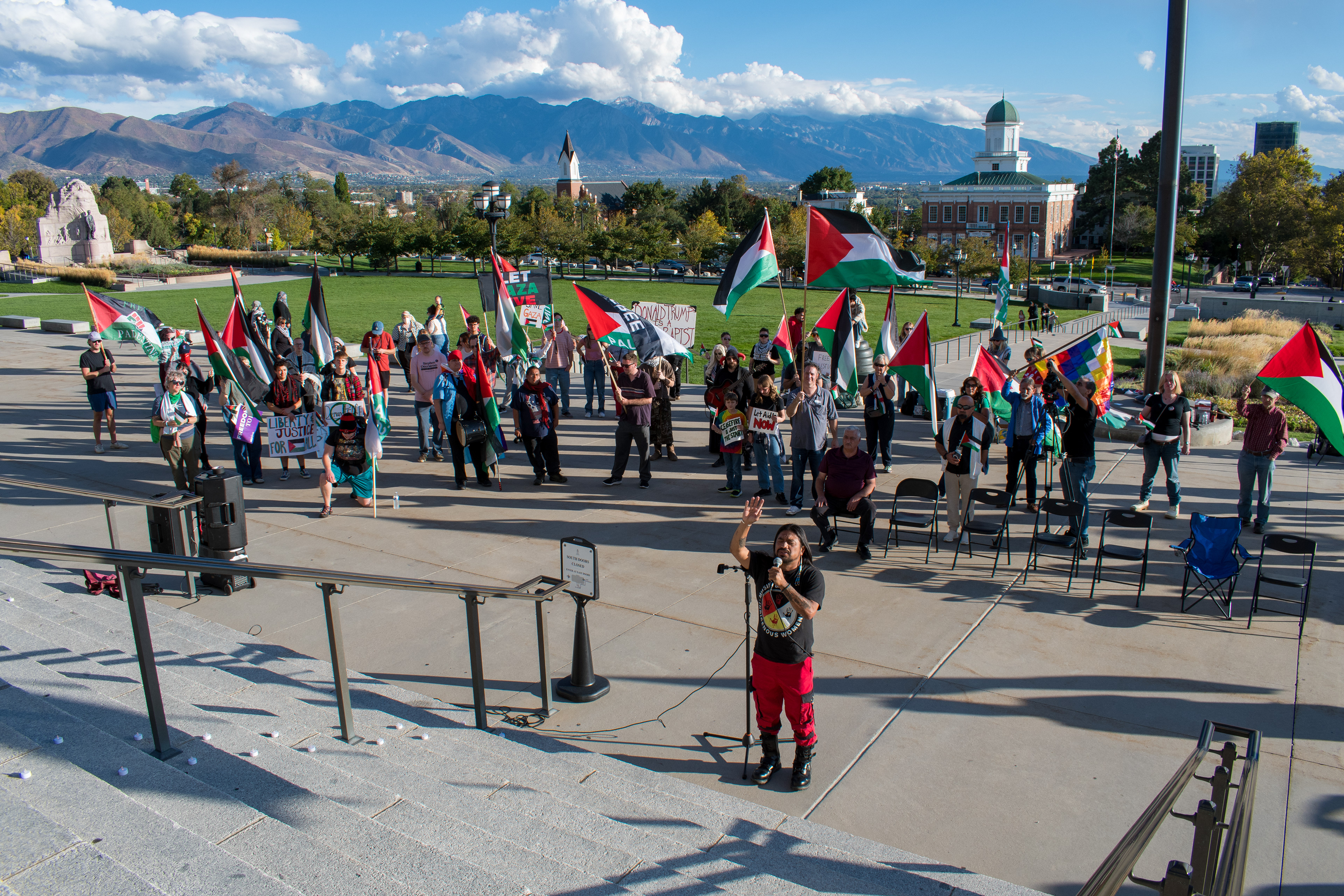 October 10, 2025, Salt Lake City, Utah, USA: Pro-Palestine demonstrators gather in front of the Utah State Capitol during the Free Palestine Rally. Participants hold flags and signs as part of the public demonstration. (Credit Image: © Charles-McClintock Wilson/ZUMA Press Wire)