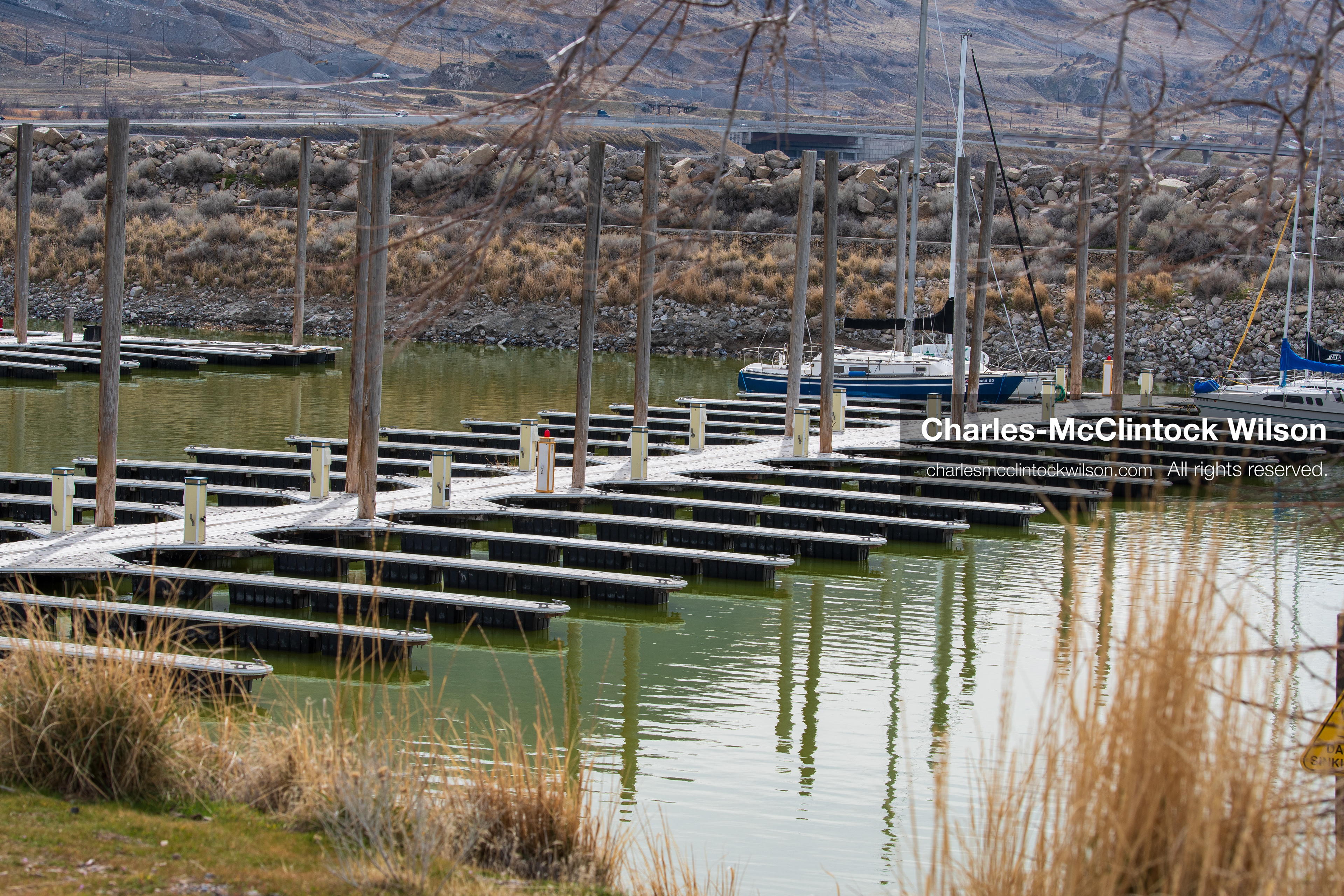 March 1, 2026, Great Salt Lake, Utah, USA: Sailboats sit docked in a marina at the Great Salt Lake as the region continues to experience historically low water levels. Reports from state officials and the Great Salt Lake Strike Team state that the lake remains in a serious adverse‑effects range, with elevations among the lowest recorded in more than one hundred years. The lake has drawn increased public attention as lawmakers consider large‑scale water projects and long‑term plans to address declining conditions. (Credit Image: © Charles‑McClintock Wilson/ZUMA Press Wire)