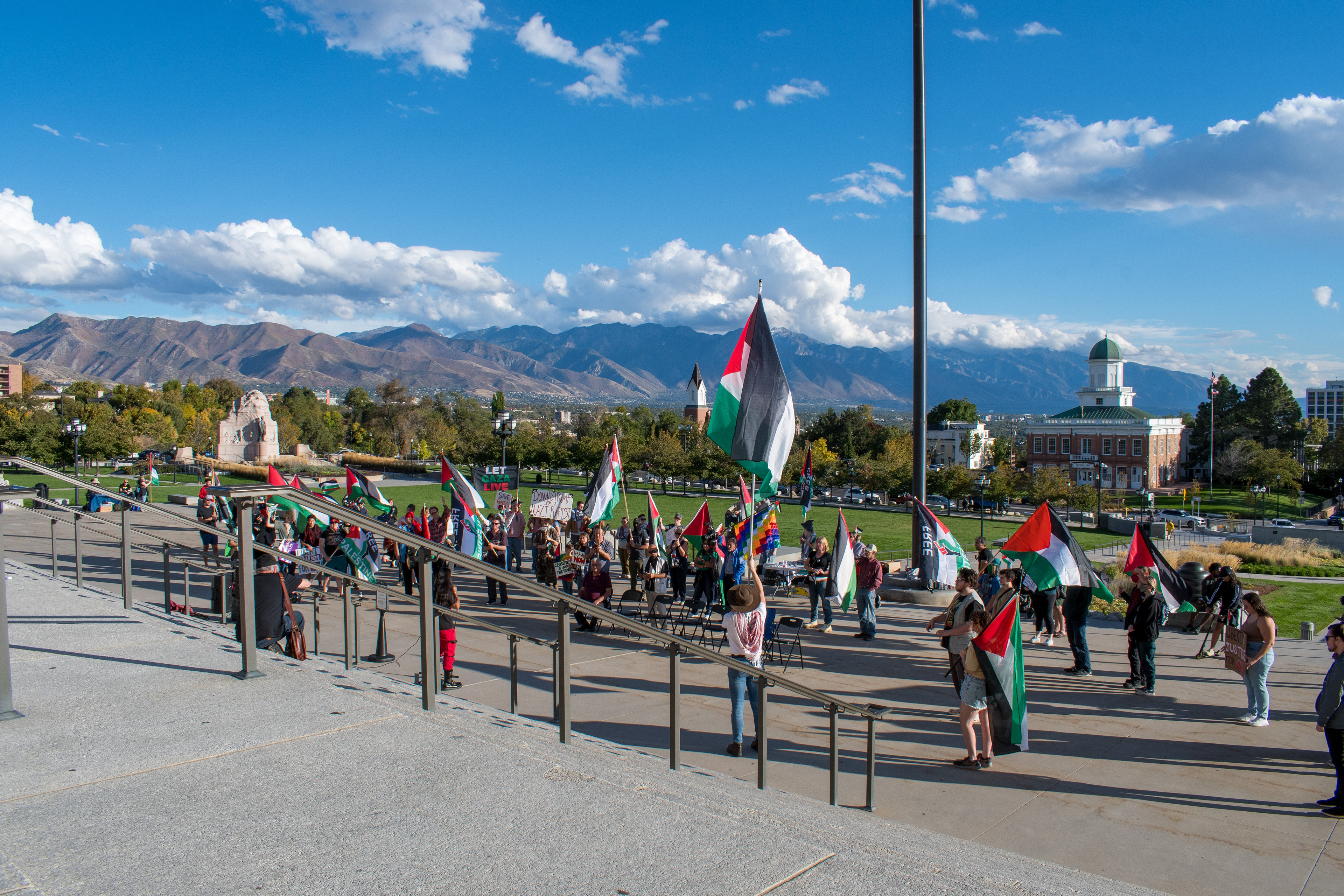 October 10, 2025, Salt Lake City, Utah, USA: Pro-Palestine demonstrators gather in front of the Utah State Capitol during the Free Palestine Rally. Participants hold flags and signs as part of the public demonstration. (Credit Image: © Charles-McClintock Wilson/ZUMA Press Wire)