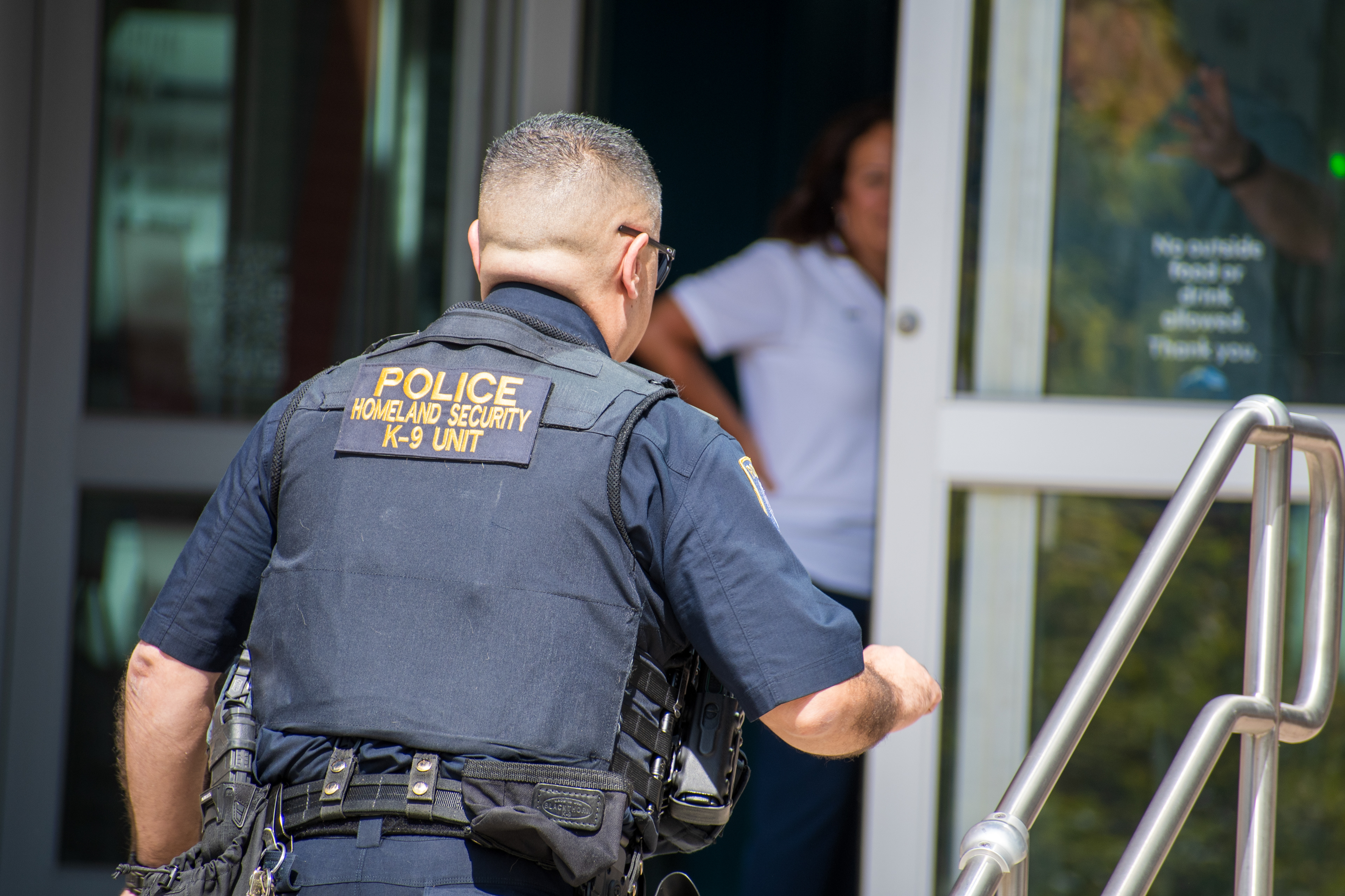 September 15, 2025 – Provo, Utah, United States: A Homeland Security police officer walks near the Utah Valley Convention Center during a Department of Homeland Security career expo focused on recruiting law enforcement and security personnel. Photograph by Charles‑McClintock Wilson / ZUMA Press Wire
