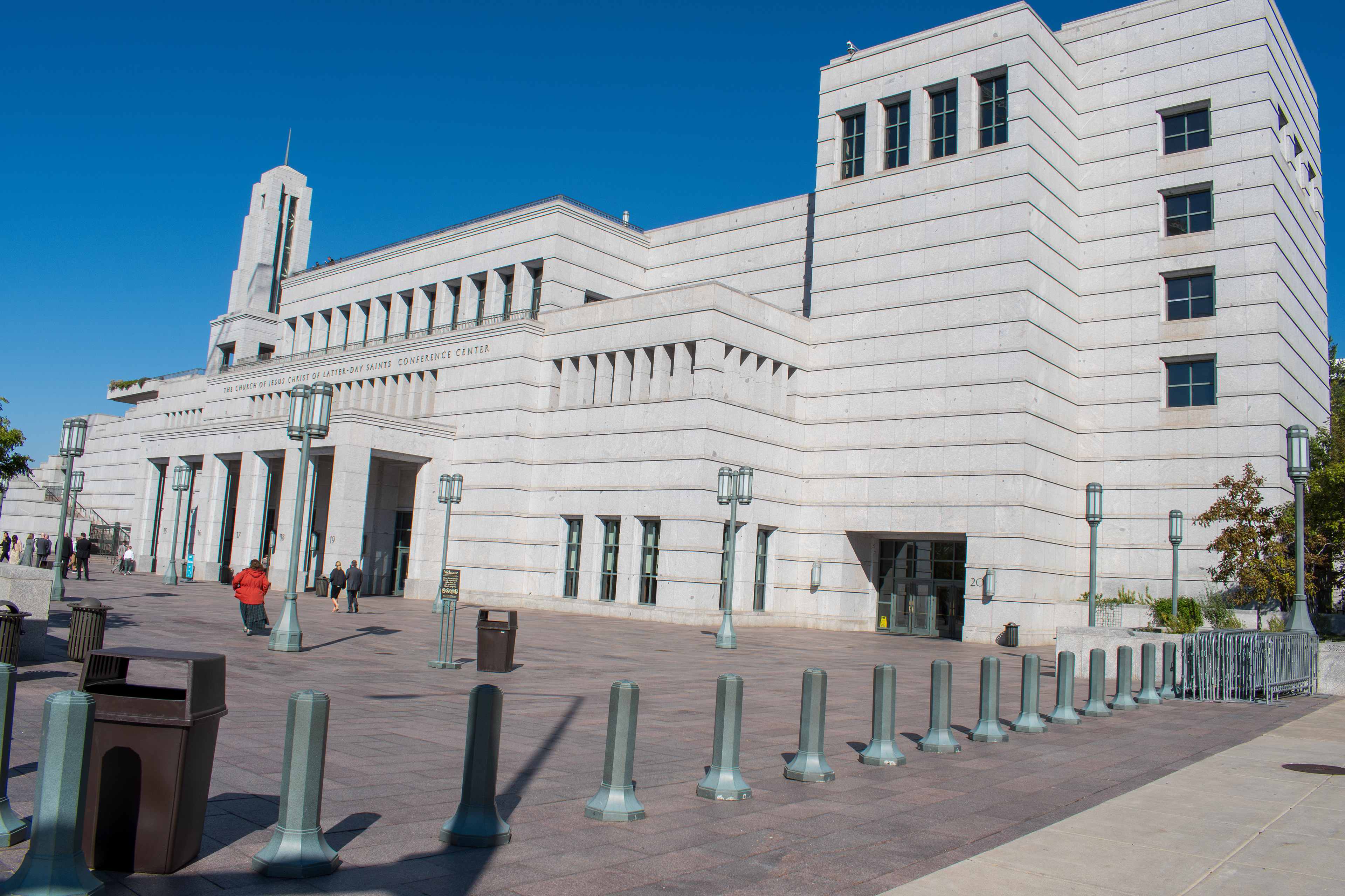 October 6, 2025, Salt Lake City, Utah, USA: People walk near the Conference Center during the public viewing for Russell M. Nelson, the 17th president of the Church of Jesus Christ of Latter-day Saints. Nelson died at his home in Salt Lake City, Utah, on September 27, 2025, at the age of 101. (Credit Image: © Charles-McClintock Wilson/ZUMA Press Wire)