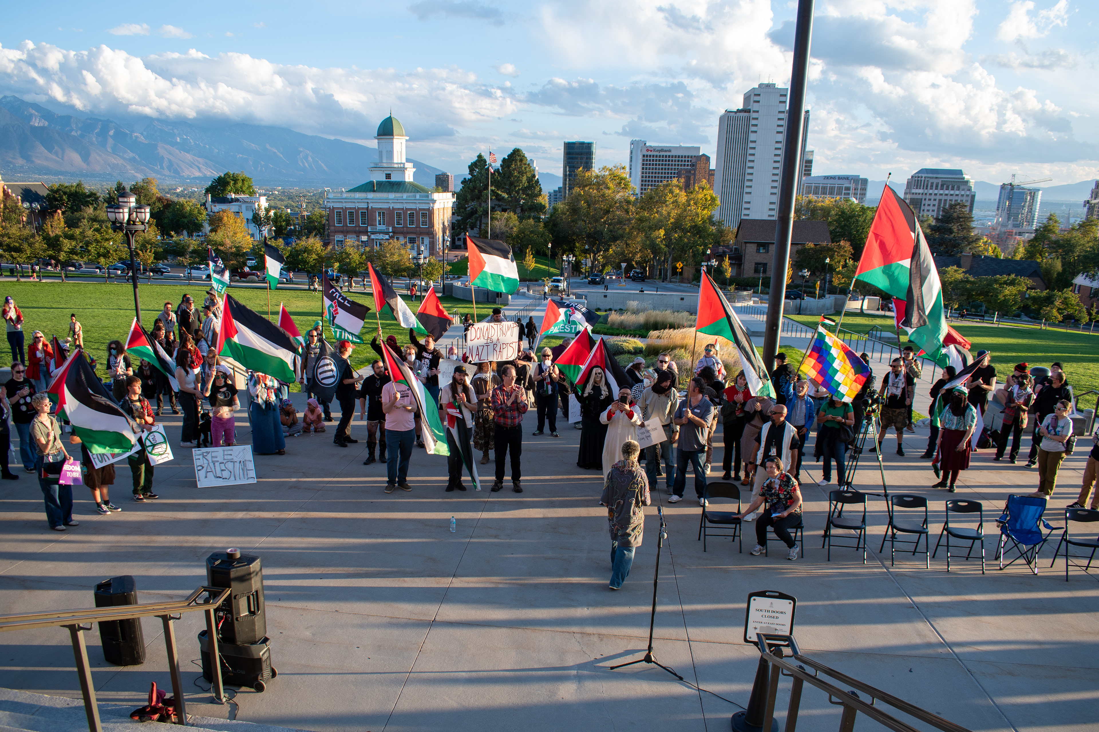 October 10, 2025, Salt Lake City, Utah, USA: Pro-Palestine demonstrators gather in front of the Utah State Capitol during the Free Palestine Rally. Participants hold flags and signs as part of the public demonstration. (Credit Image: © Charles-McClintock Wilson/ZUMA Press Wire)