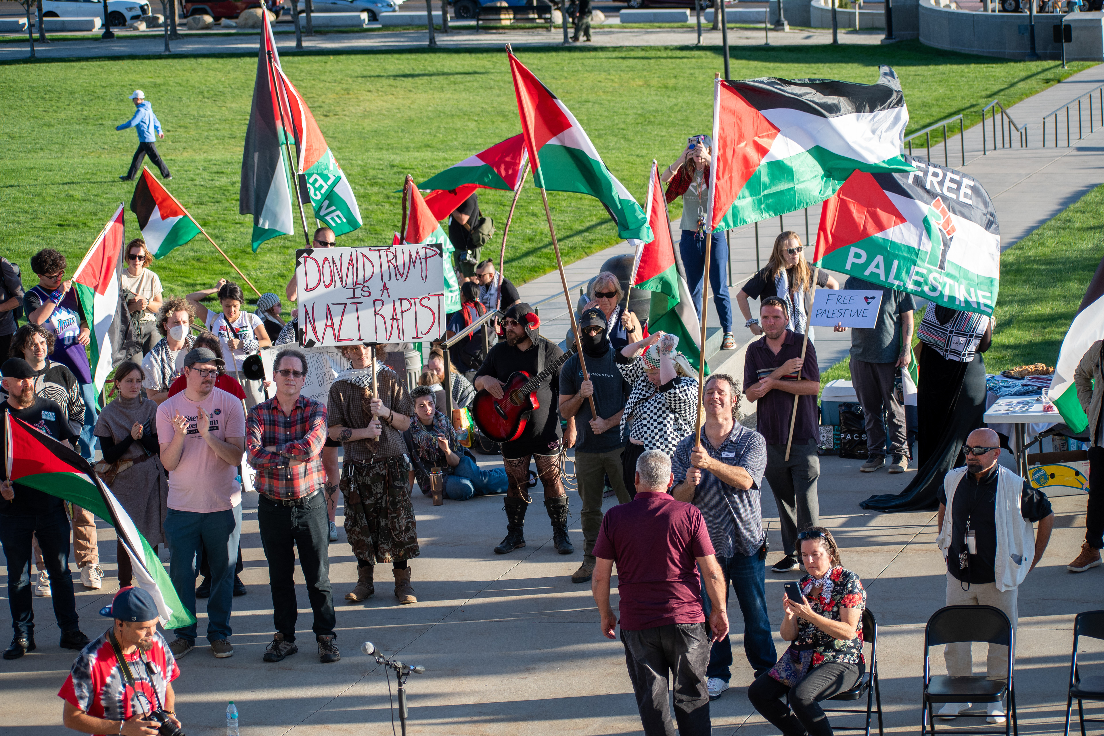 October 10, 2025, Salt Lake City, Utah, USA: Pro-Palestine demonstrators gather in front of the Utah State Capitol during the Free Palestine Rally. Participants hold flags and signs as part of the public demonstration. (Credit Image: © Charles-McClintock Wilson/ZUMA Press Wire)