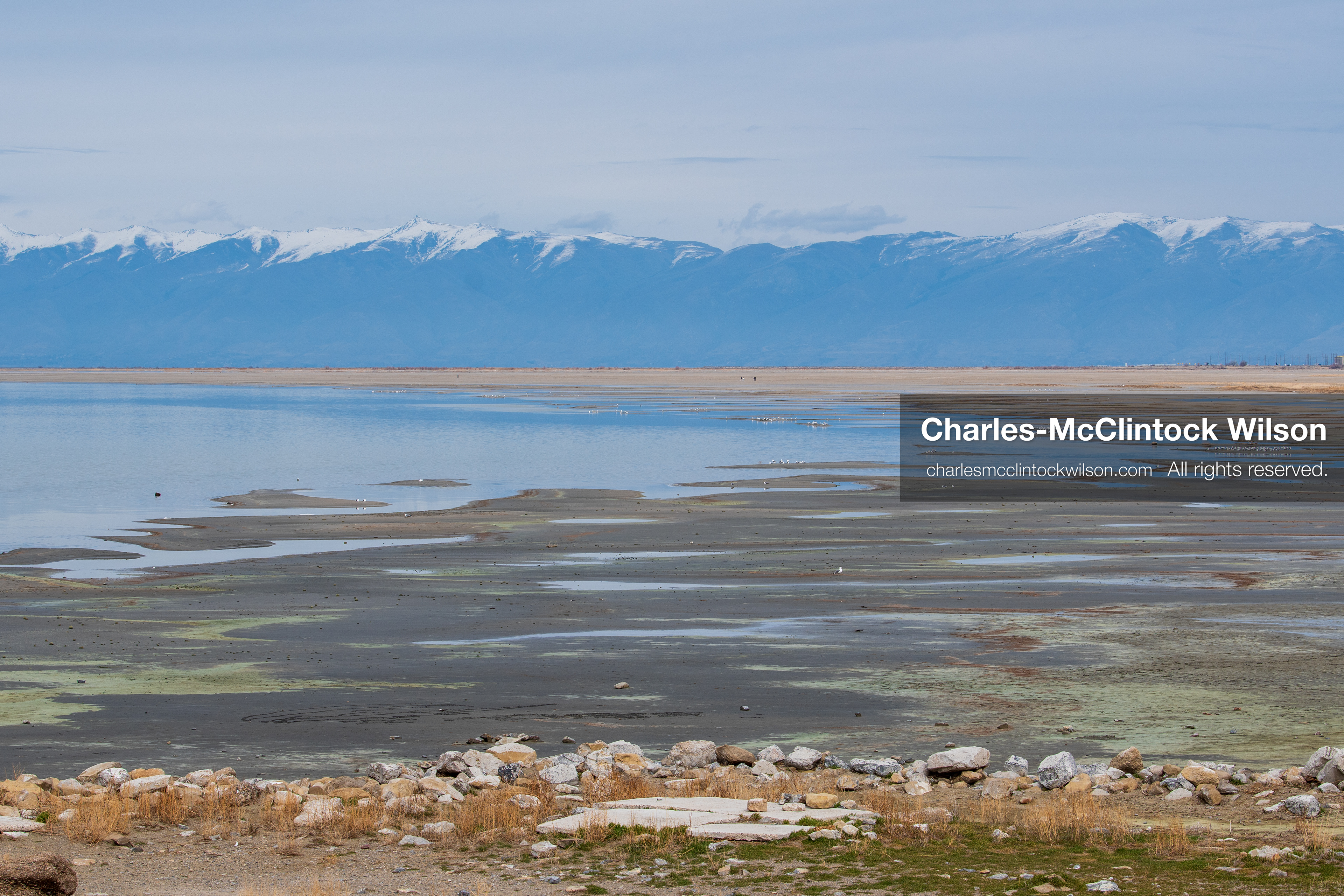 March 1, 2026, Great Salt Lake, Utah, USA: Shoreline, mudflats, and distant snow‑covered mountains are seen at the Great Salt Lake as the region continues to experience historically low water levels. Reports from state officials and the Great Salt Lake Strike Team state that the lake remains in a serious adverse‑effects range, with elevations among the lowest recorded in more than one hundred years. The lake has drawn increased public attention as lawmakers consider large‑scale water projects and long‑term plans to address declining conditions. (Credit Image: © Charles‑McClintock Wilson/ZUMA Press Wire)