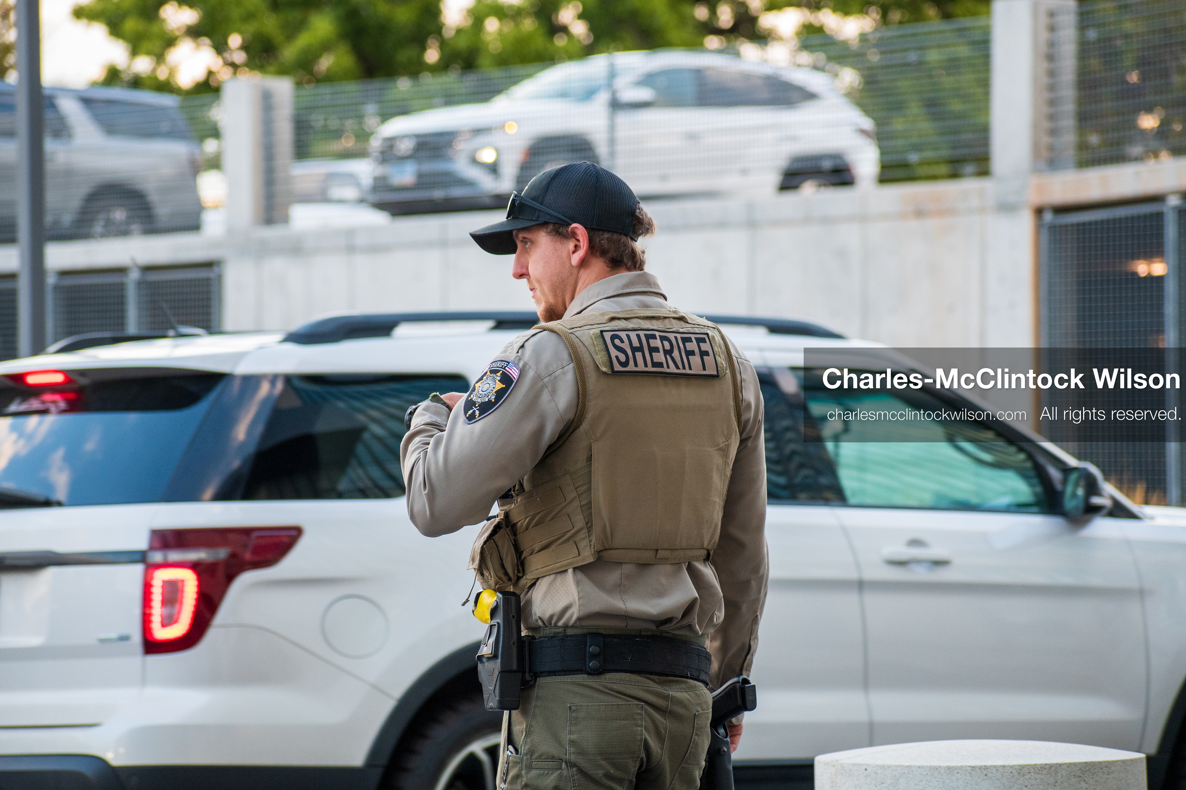 SEPTEMBER 29, 2025 — PROVO, UTAH, USA: A law enforcement officer stands outside the Utah County Court during a waiver hearing for Tyler Robinson. Robinson, charged with aggravated murder in the September 10 shooting death of conservative activist Charlie Kirk at Utah Valley University, appeared virtually for the proceedings. (Credit Image: © Charles‑McClintock Wilson / ZUMA Press Wire)