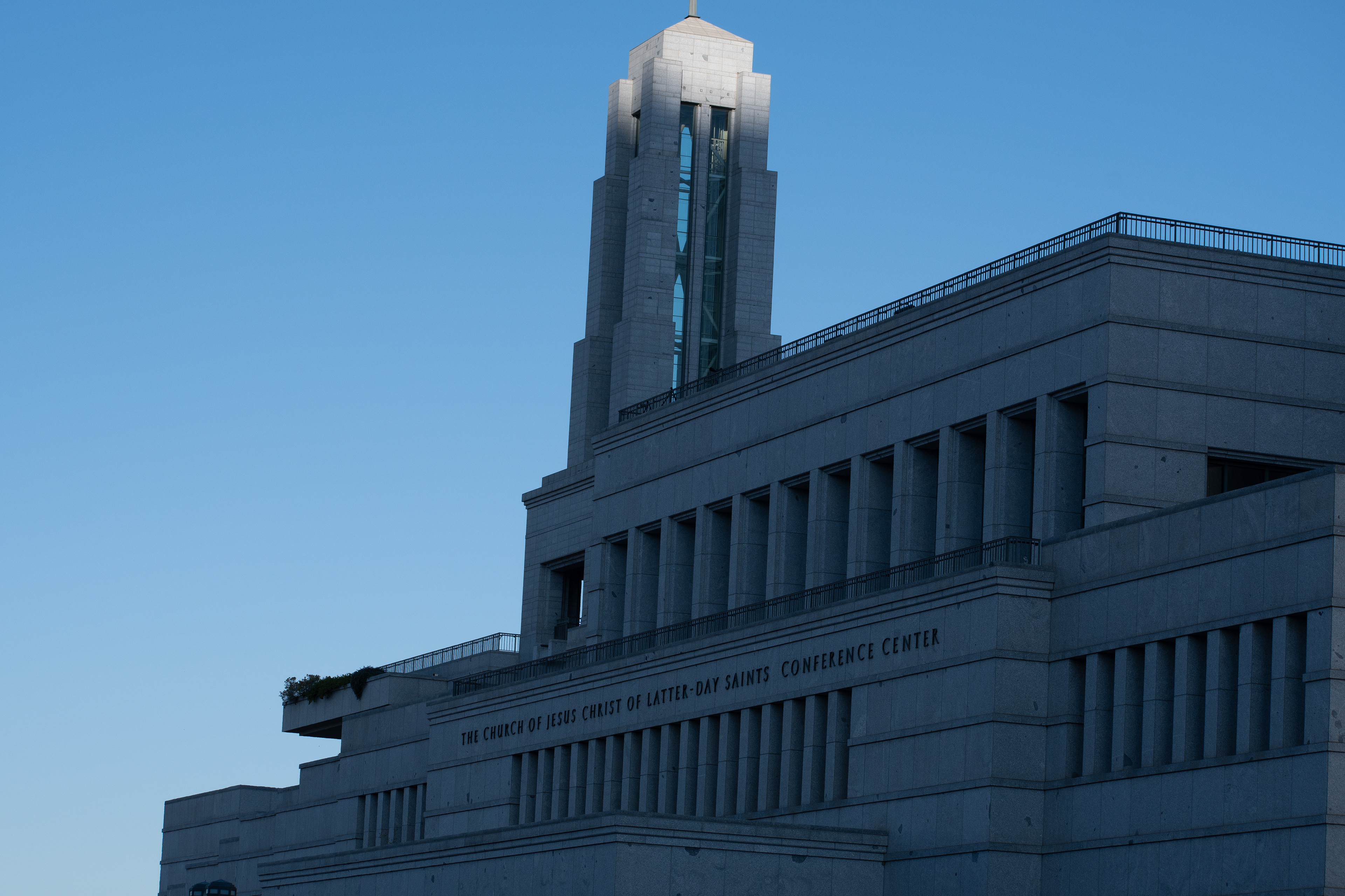 October 6, 2025, Salt Lake City, Utah, USA: Exterior view of the Conference Center of the Church of Jesus Christ of Latter-day Saints during the public viewing for Russell M. Nelson, the Church's 17th president. Nelson died at his home in Salt Lake City, Utah, on September 27, 2025, at the age of 101. (Credit Image: © Charles-McClintock Wilson/ZUMA Press Wire)