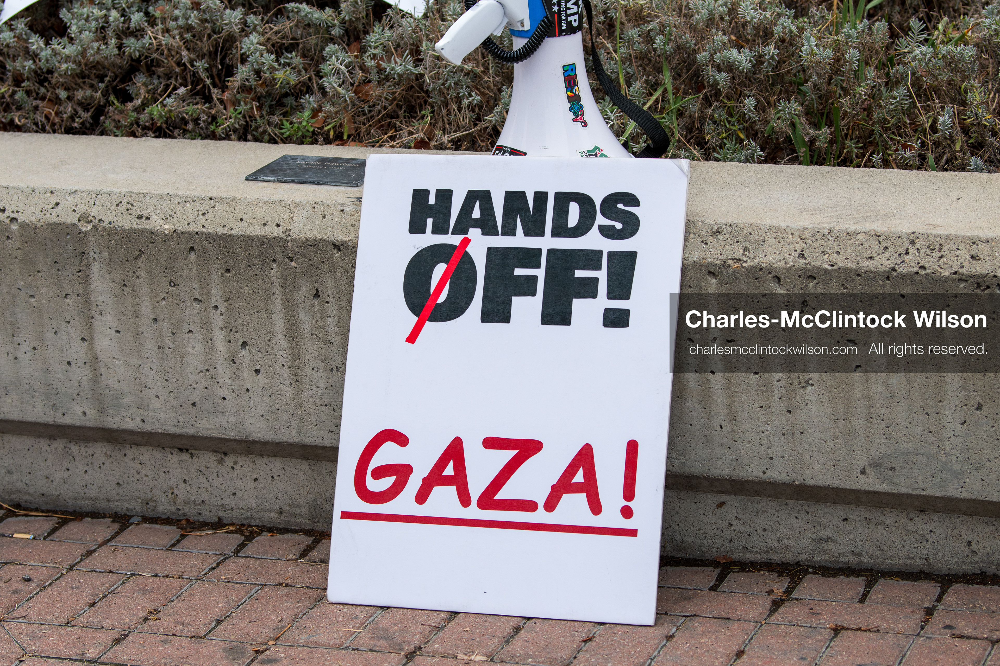 January 3, 2026, Salt Lake City, Utah, USA: A protest sign is seen outside the Wallace Federal Building in Salt Lake City, Utah, during a demonstration against US action in Venezuela. Protesters gathered as part of a nationwide mobilization responding to recent military developments. (Credit Image: (c) Charles‑McClintock Wilson/ZUMA Press Wire)
