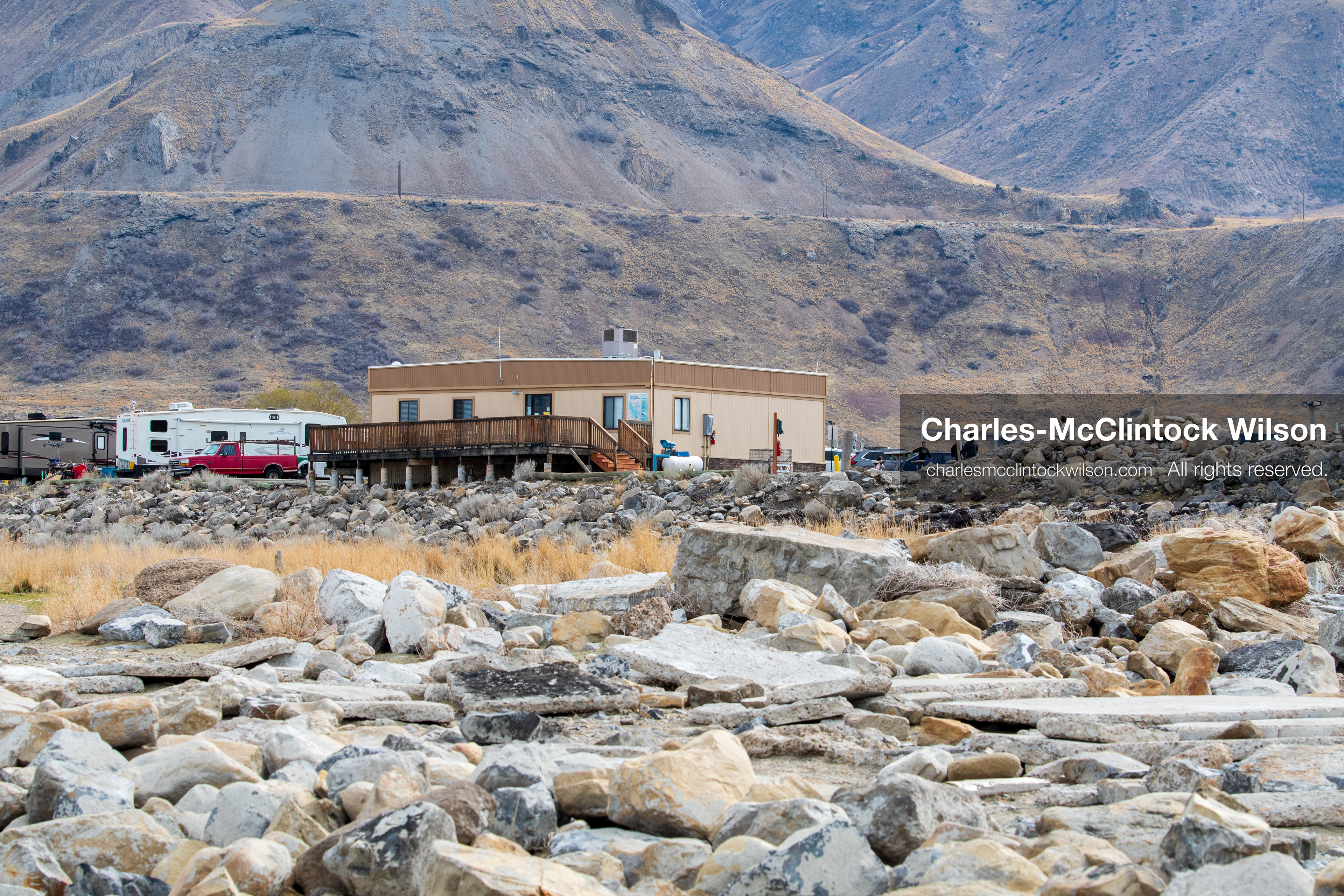 March 1, 2026, Great Salt Lake, Utah, USA: A building at the Great Salt Lake visitor center is seen as the region continues to experience historically low water levels. Reports from state officials and the Great Salt Lake Strike Team state that the lake remains in a serious adverse‑effects range, with elevations among the lowest recorded in more than one hundred years. The lake has drawn increased public attention as lawmakers consider large‑scale water projects and long‑term plans to address declining conditions. (Credit Image: © Charles‑McClintock Wilson/ZUMA Press Wire)