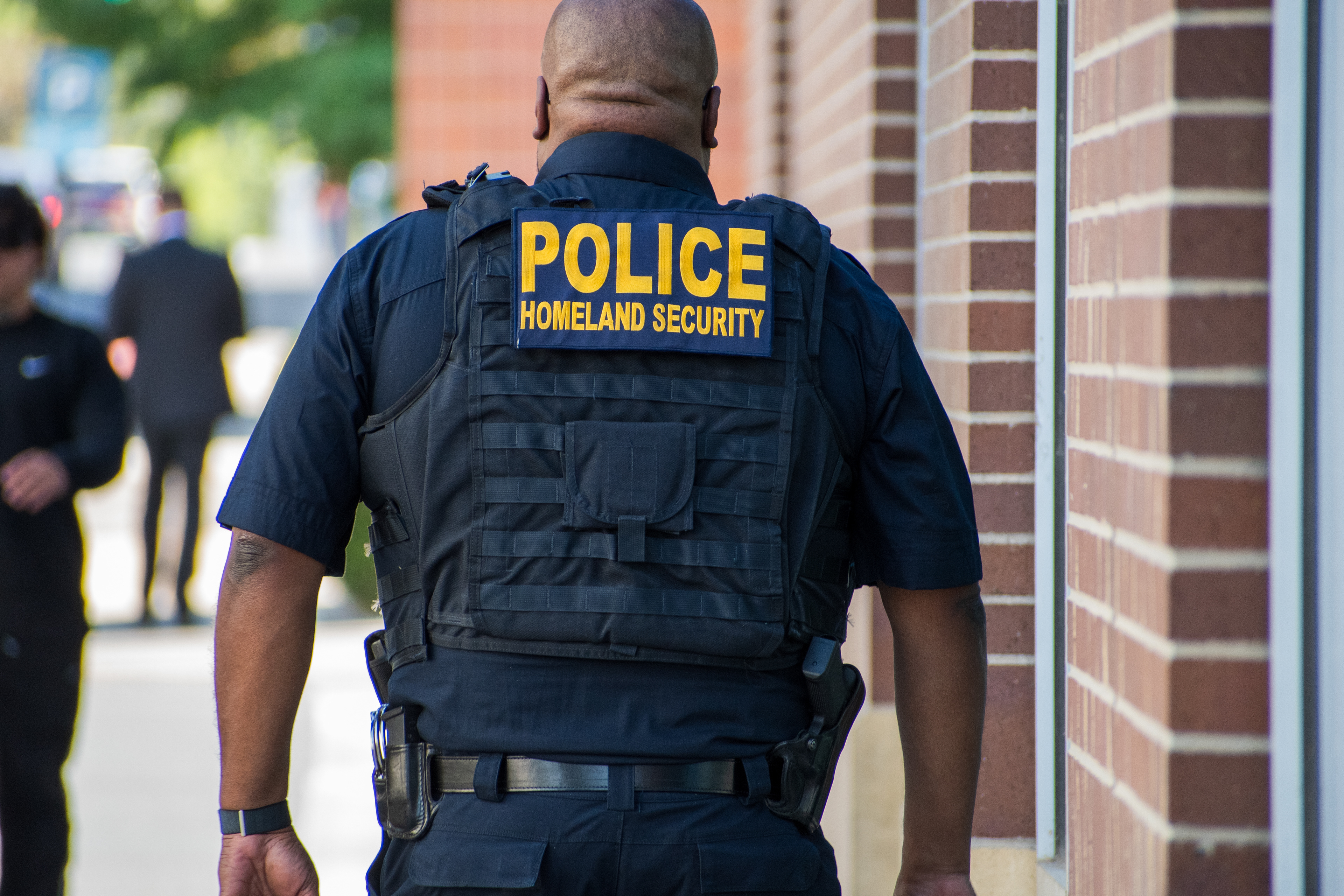September 15, 2025 – Provo, Utah, United States: A Homeland Security police officer walks near the Utah Valley Convention Center during a Department of Homeland Security career expo focused on recruiting law enforcement and security personnel. Photograph by Charles‑McClintock Wilson / ZUMA Press Wire