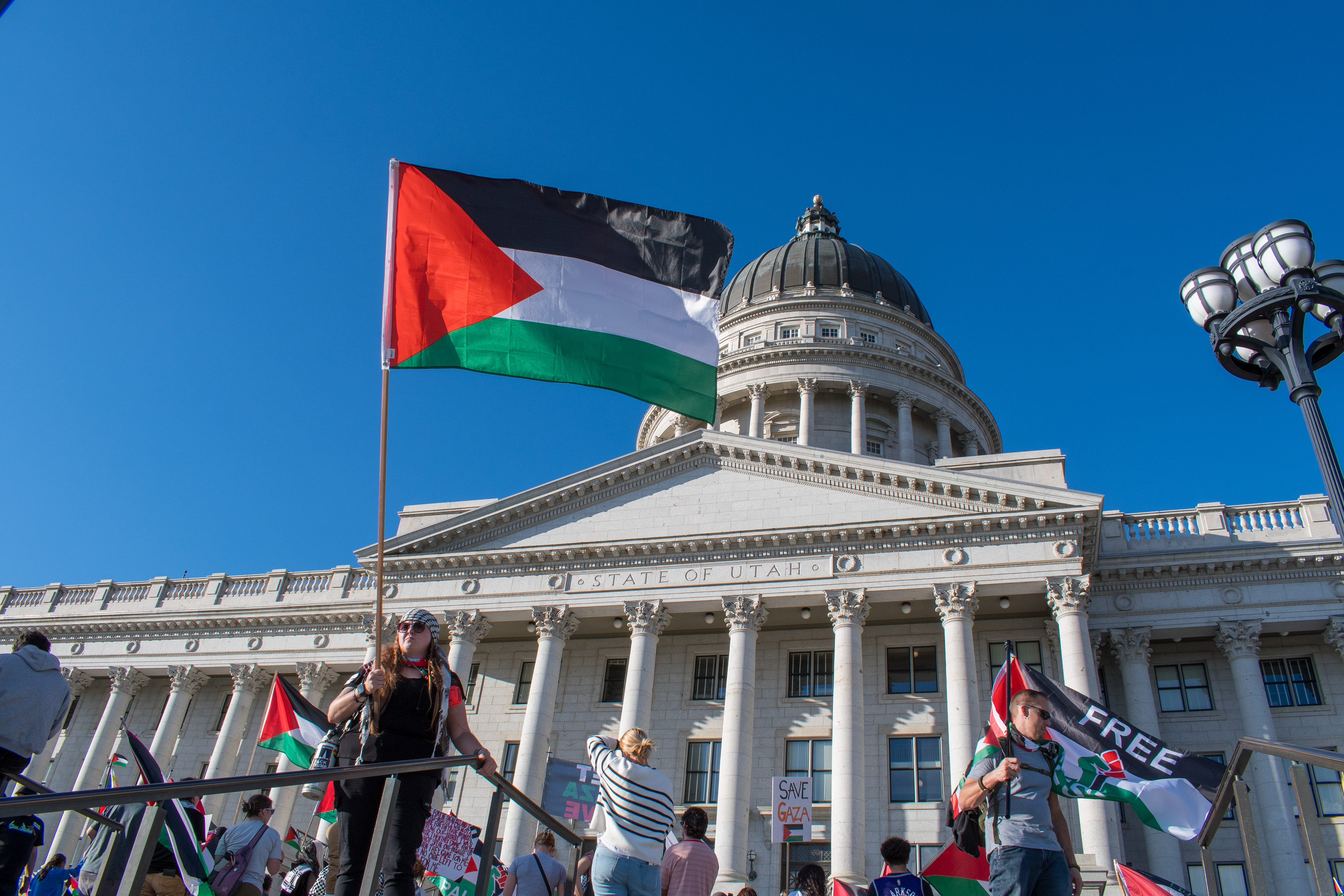October 10, 2025, Salt Lake City, Utah, USA: Pro-Palestine demonstrators gather in front of the Utah State Capitol during the Free Palestine Rally. Participants hold flags and signs as part of the public demonstration. (Credit Image: © Charles-McClintock Wilson/ZUMA Press Wire)