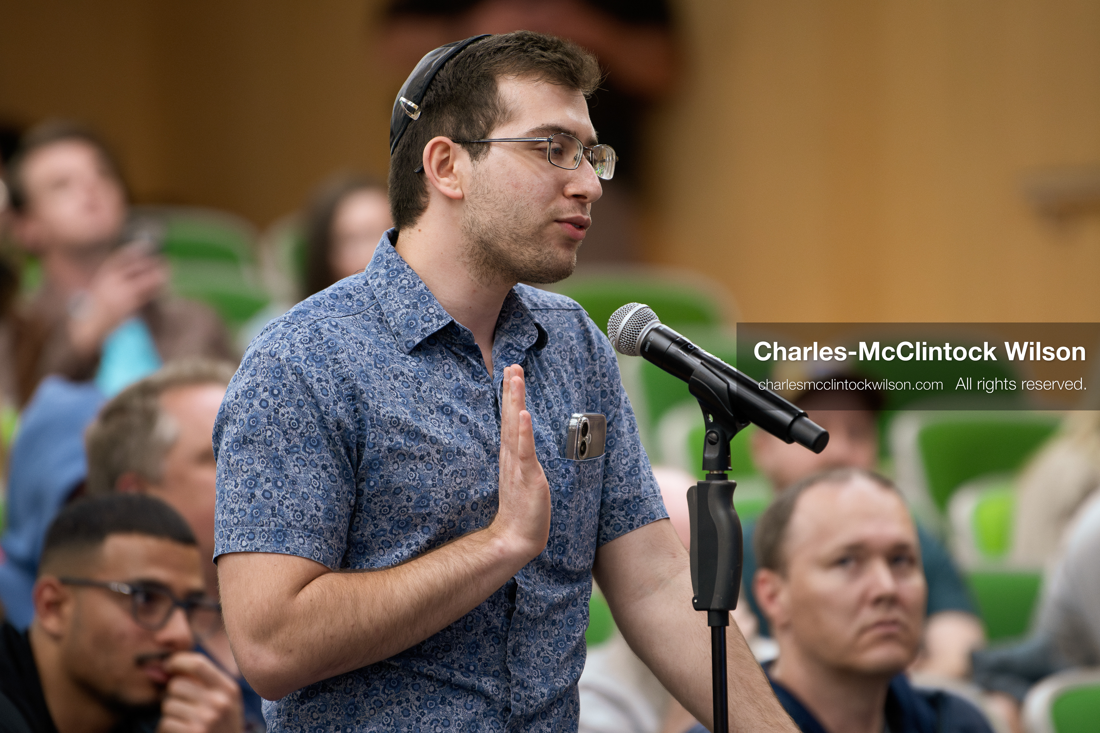 March 26, 2026, Orem, Utah, USA: A student speaks during a Q&A session at Frank Turek’s “Change My Mind” College Tour event at Utah Valley University in Orem, Utah. (Credit Image: © Charles-McClintock Wilson/ZUMA Press Wire)