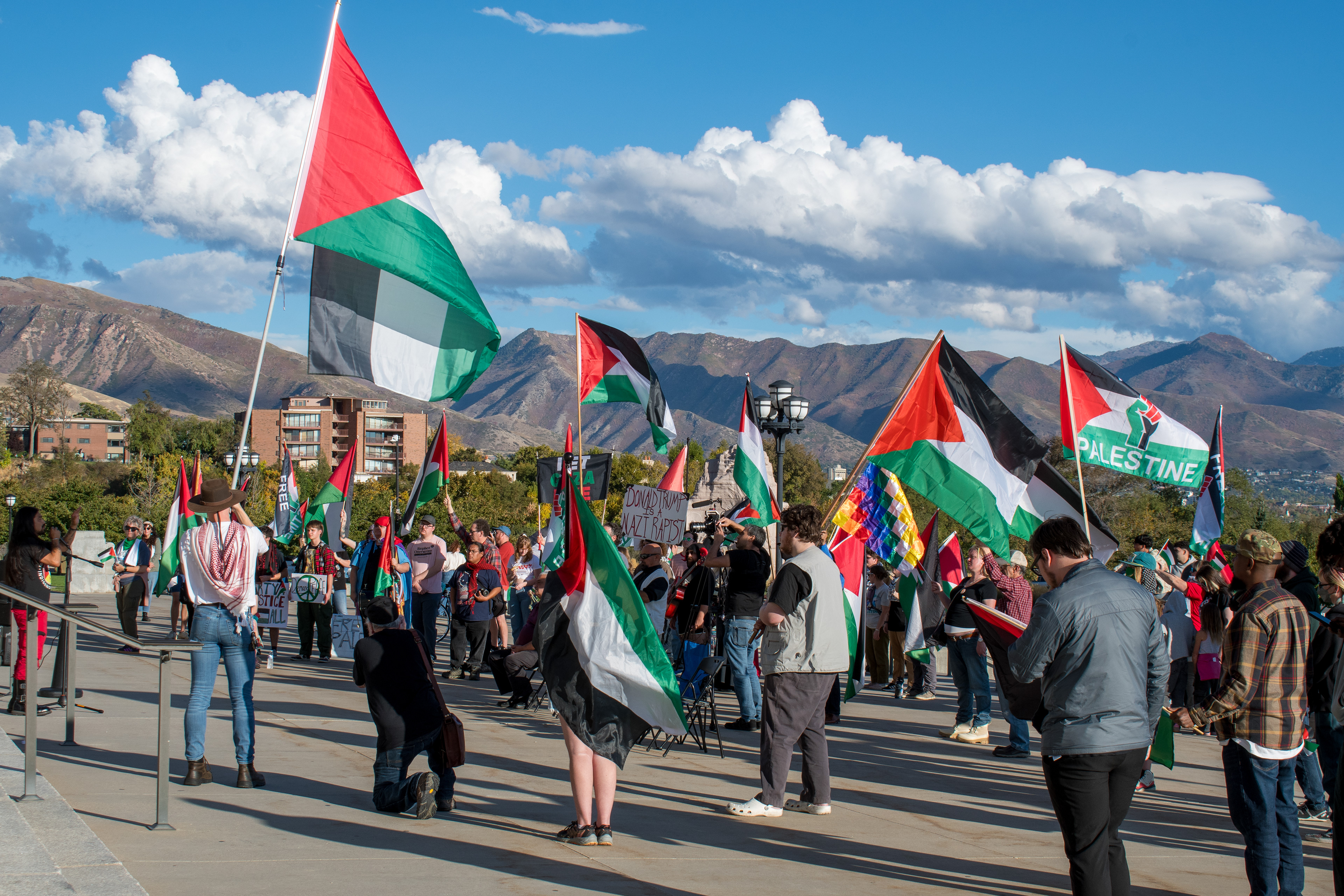 October 10, 2025, Salt Lake City, Utah, USA: Pro-Palestine demonstrators gather in front of the Utah State Capitol during the Free Palestine Rally. Participants hold flags and signs as part of the public demonstration. (Credit Image: © Charles-McClintock Wilson/ZUMA Press Wire)