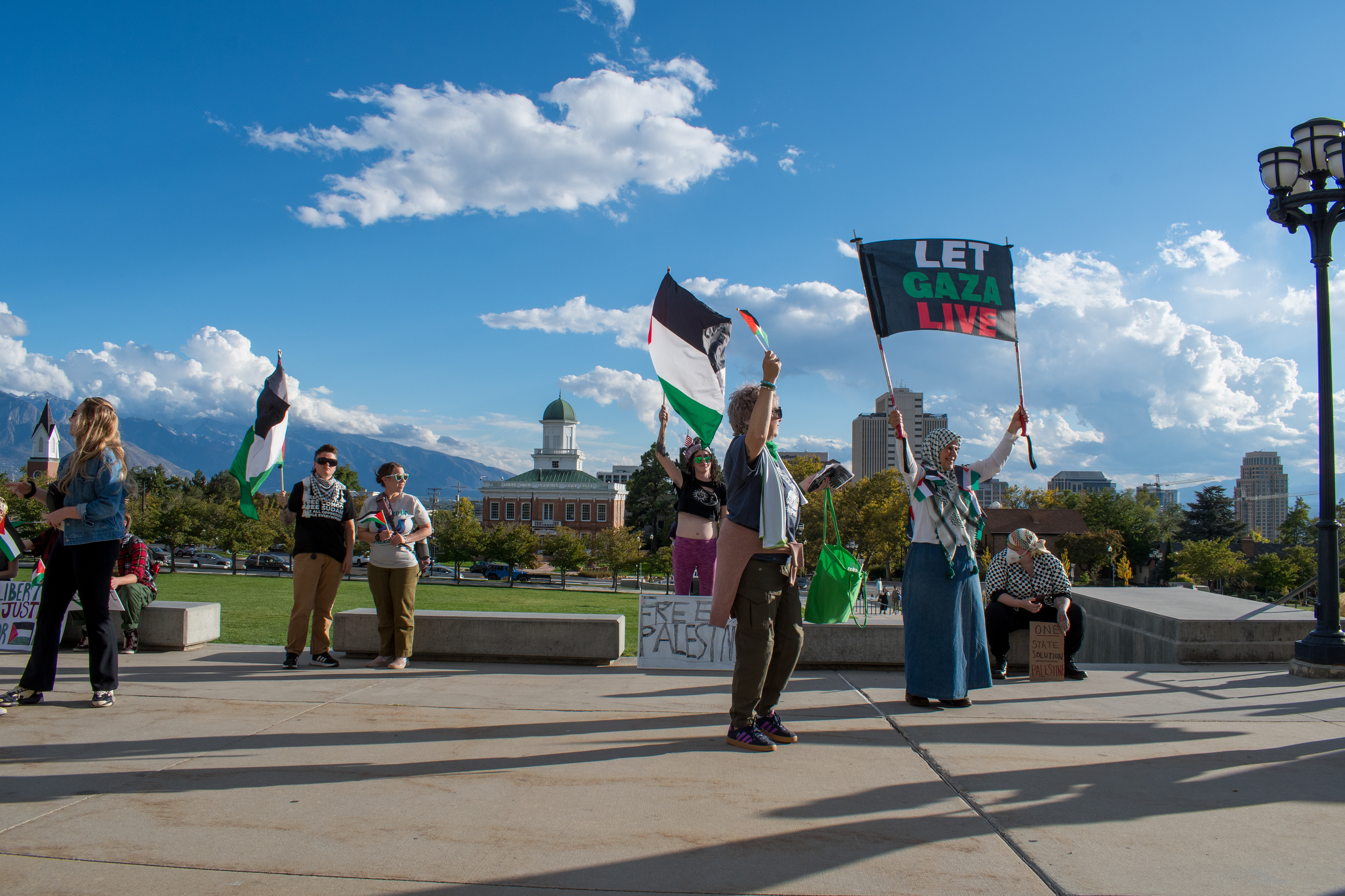 October 10, 2025, Salt Lake City, Utah, USA: Pro-Palestine demonstrators gather in front of the Utah State Capitol during the Free Palestine Rally. Participants hold flags and signs as part of the public demonstration. (Credit Image: © Charles-McClintock Wilson/ZUMA Press Wire)