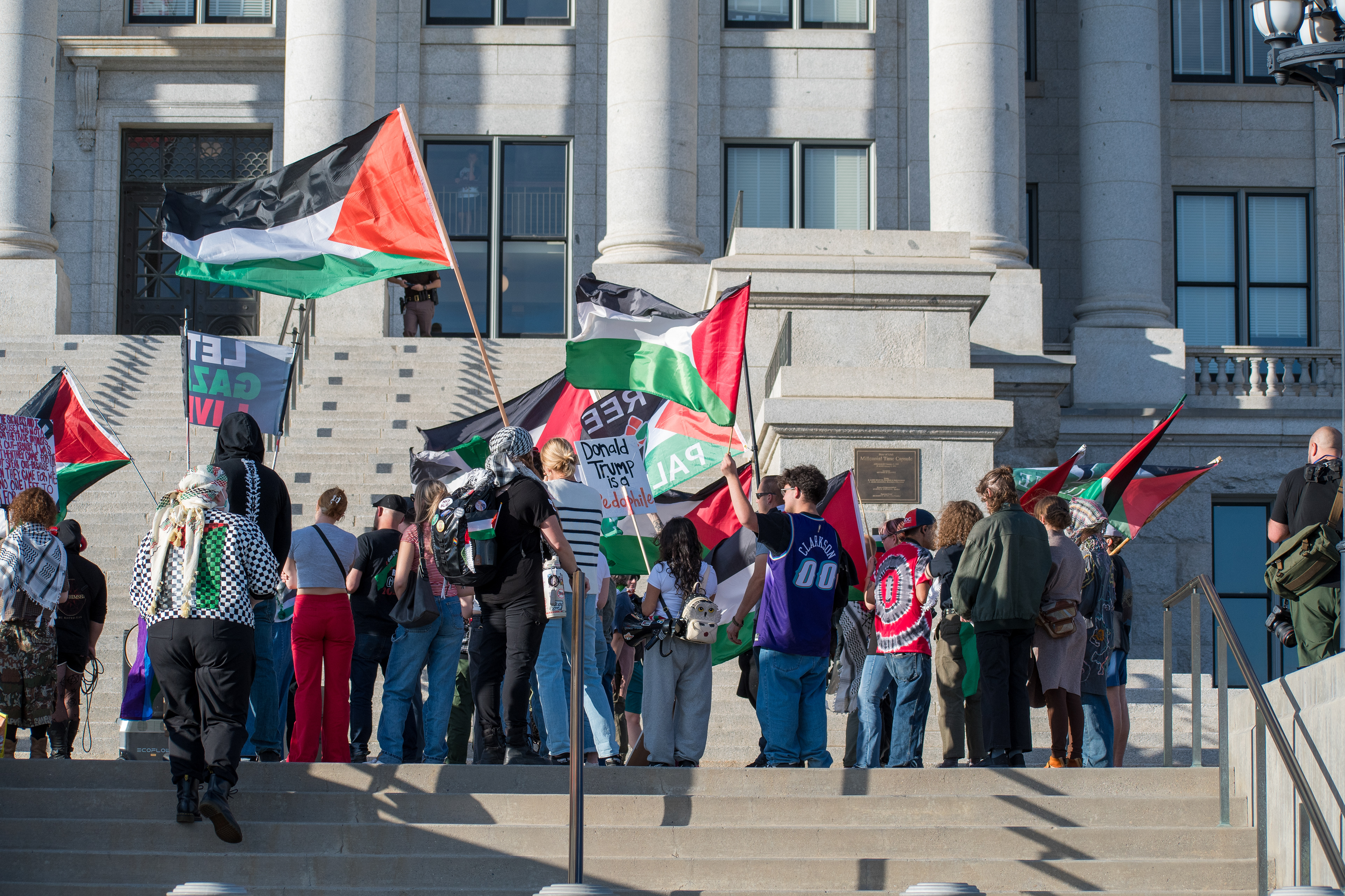 October 10, 2025, Salt Lake City, Utah, USA: Pro-Palestine demonstrators gather in front of the Utah State Capitol during the Free Palestine Rally. Participants hold flags and signs as part of the public demonstration. (Credit Image: © Charles-McClintock Wilson/ZUMA Press Wire)