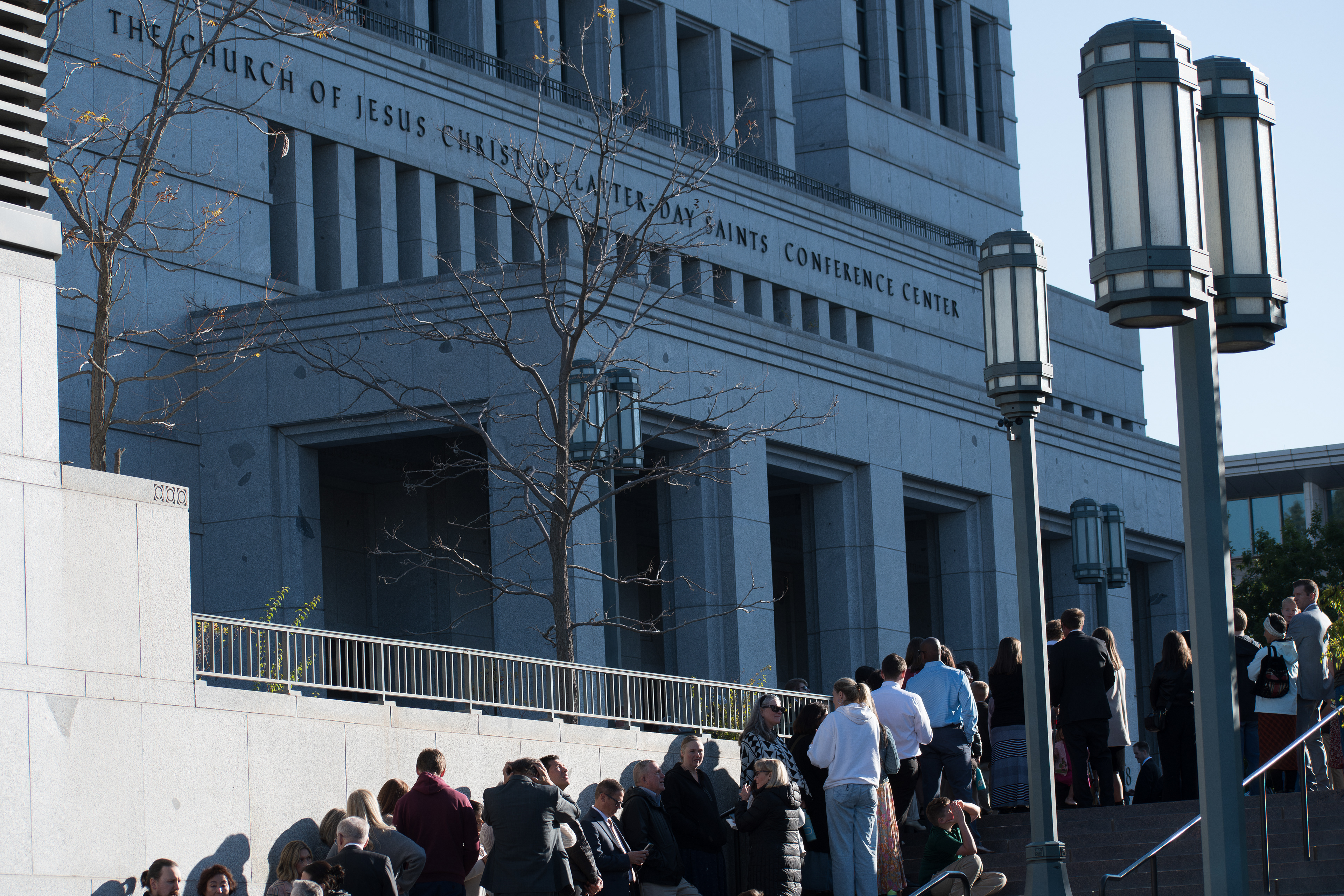 October 6, 2025, Salt Lake City, Utah, USA: People wait in line outside the Conference Center during the public viewing for RUSSELL M. NELSON, the 17th president of the Church of Jesus Christ of Latter-day Saints. Nelson died at his home in Salt Lake City, Utah, on September 27, 2025, at the age of 101. (Credit Image: © Charles-McClintock Wilson/ZUMA Press Wire)