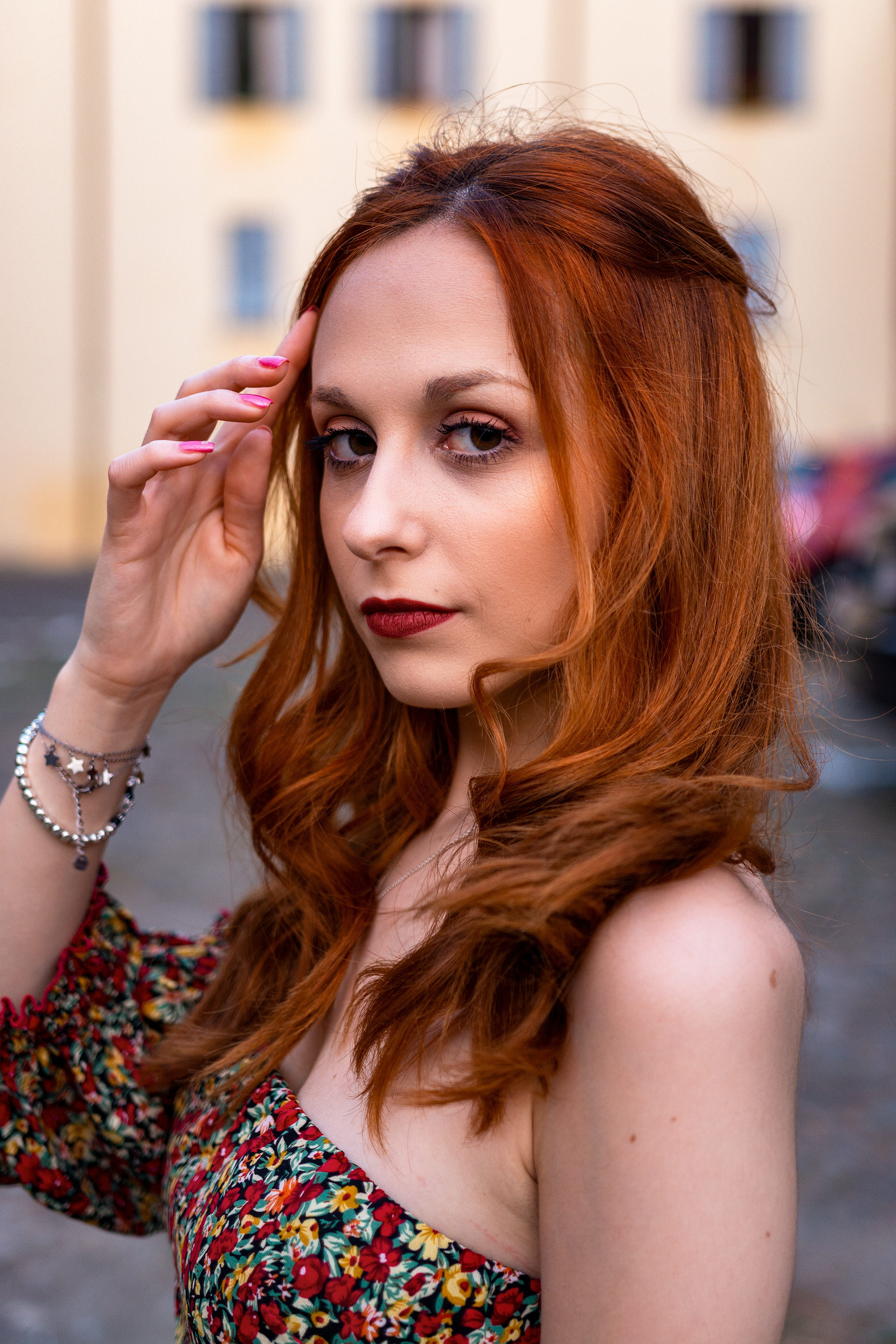 Shooting con Arianna tra i portici di Modena