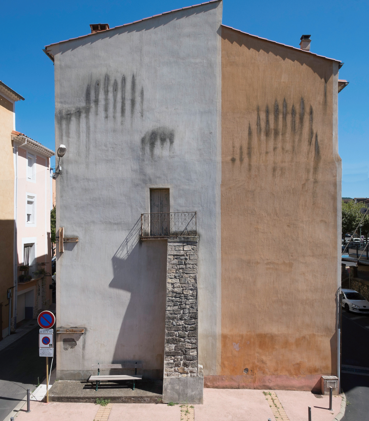 Bédarieux, South-west of France. The wall just in front of the bridge getting in centre town. It needs a project. Imagination.