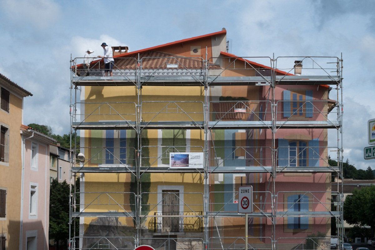 Buildings, windows and shutters