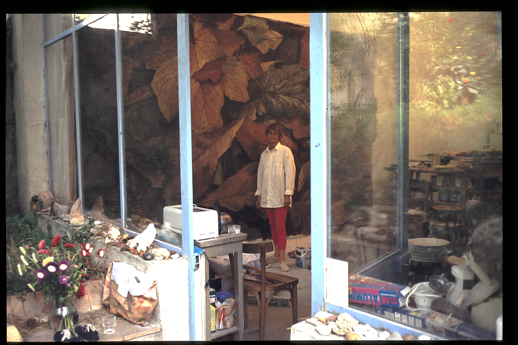 Autumn leaves, one of the Four seasons murals for the Crédit Agricole. Saint-Denis, France