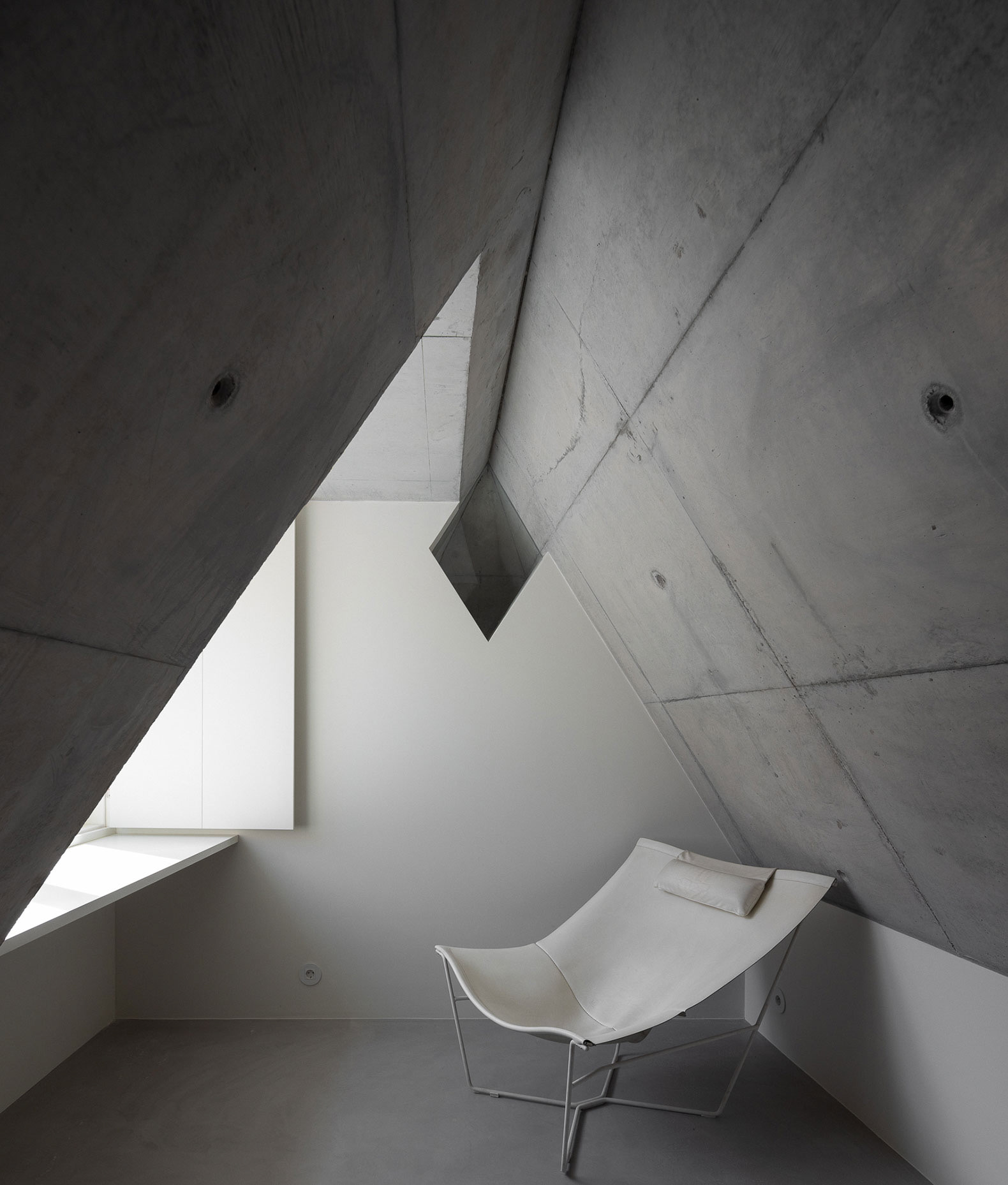Edificio General Silveira por Atelier Tiago Antero. Fotografía por José Campos.