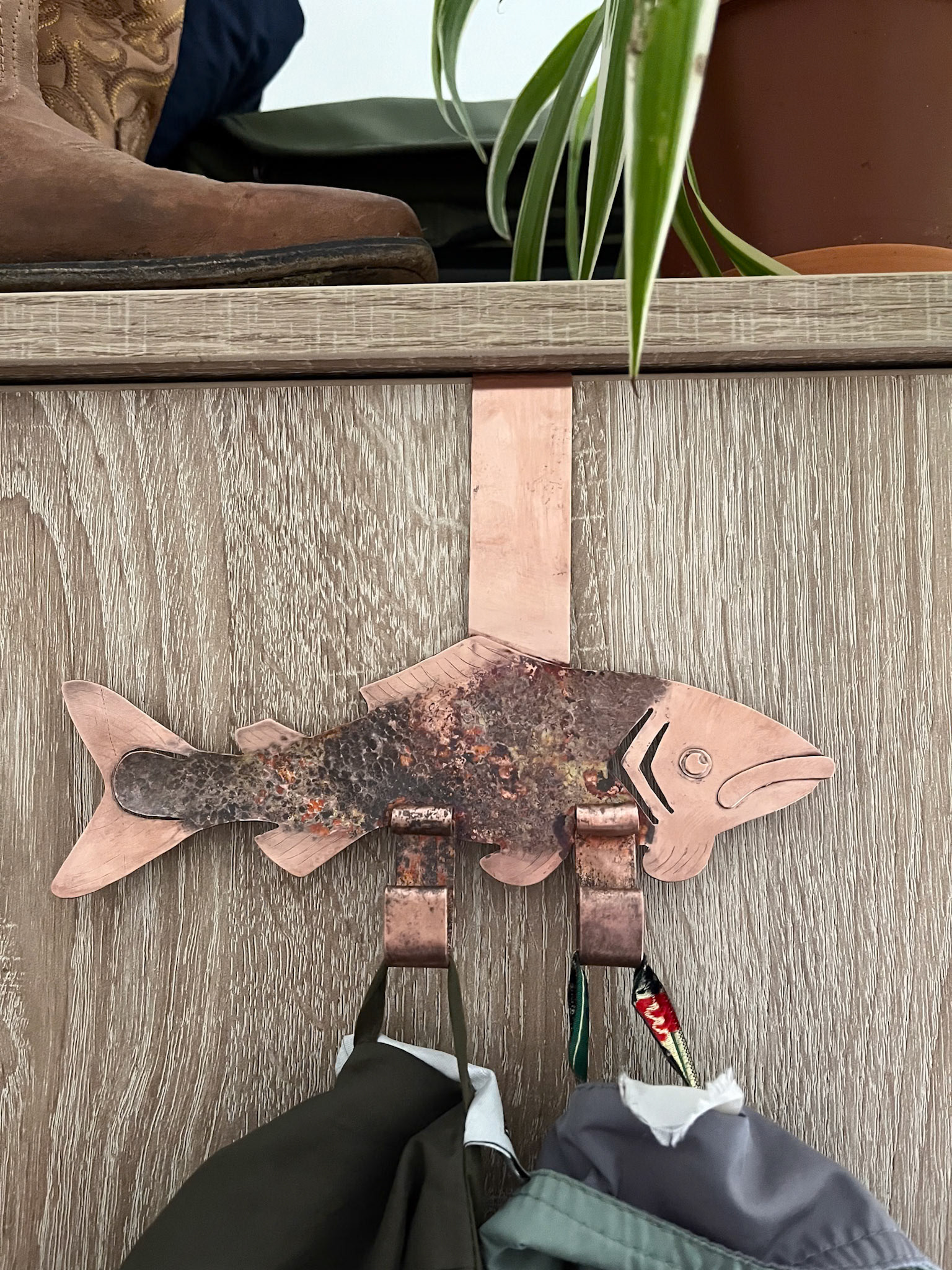 In the end I decided to keep the color varaition for the scales, and used pickle solution to polish the head, tails, and fins- also engraving texture on the fins and tail.