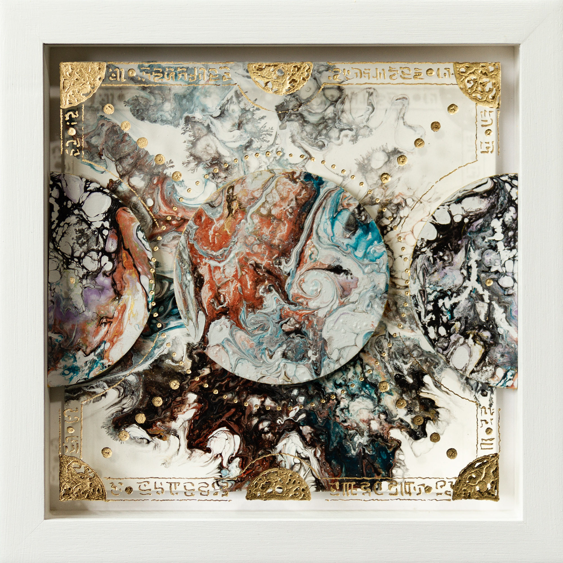 Relics VI - clean view - 25 x 25 cm (frame included)