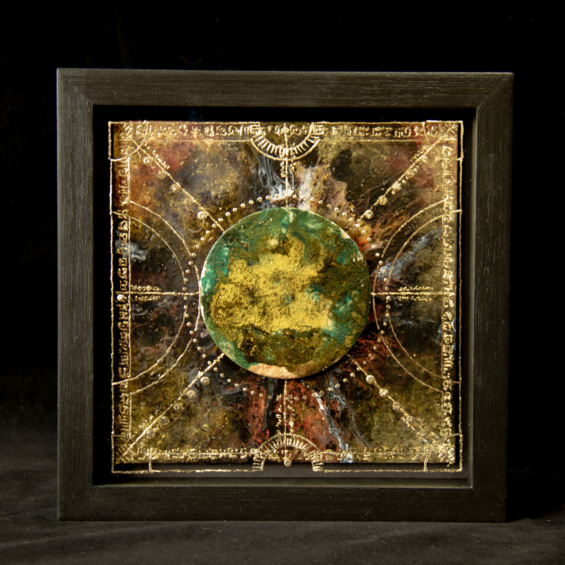 Relics VII - front view - 25 x 25 cm (frame included)